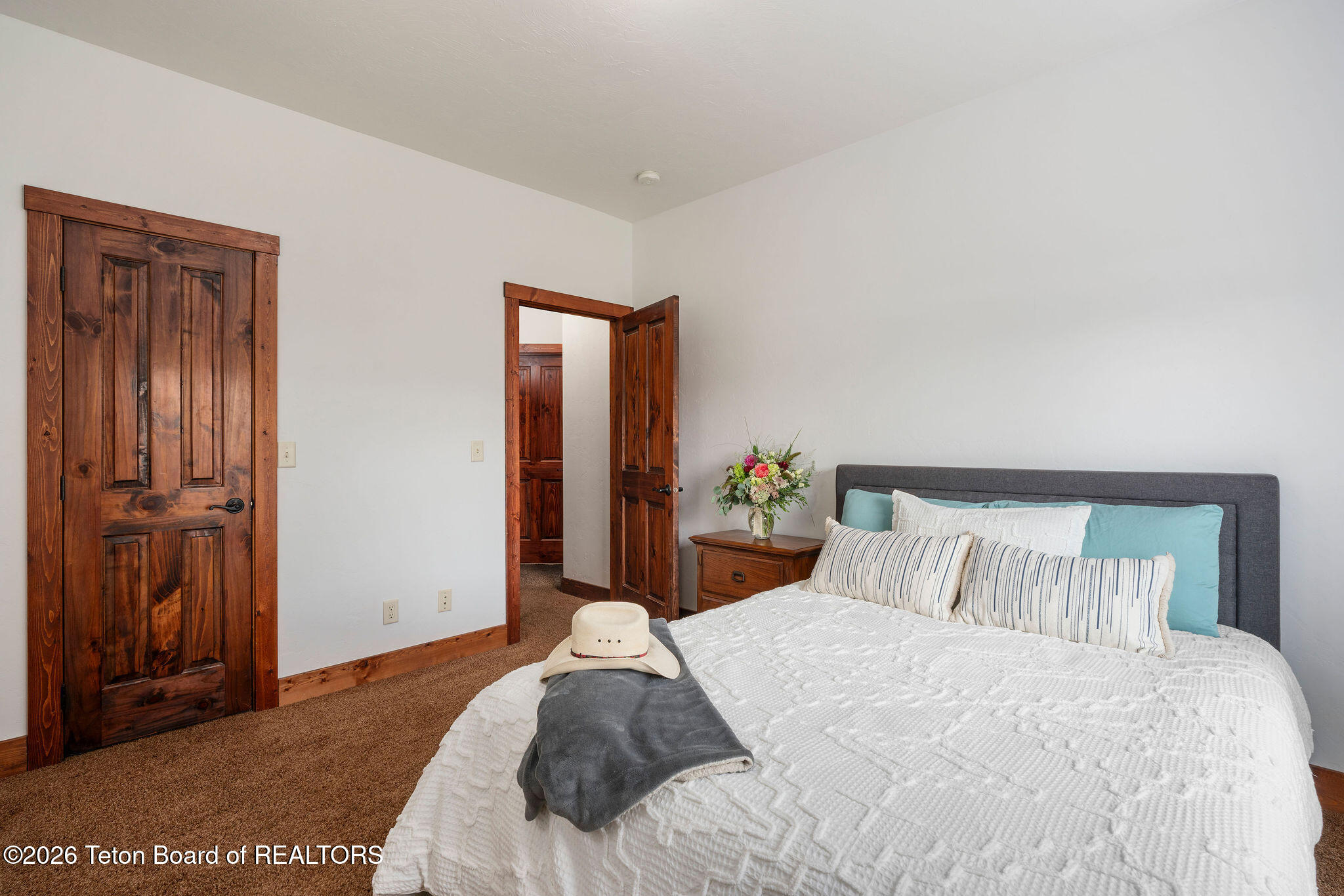 8841 AURORA Drive
