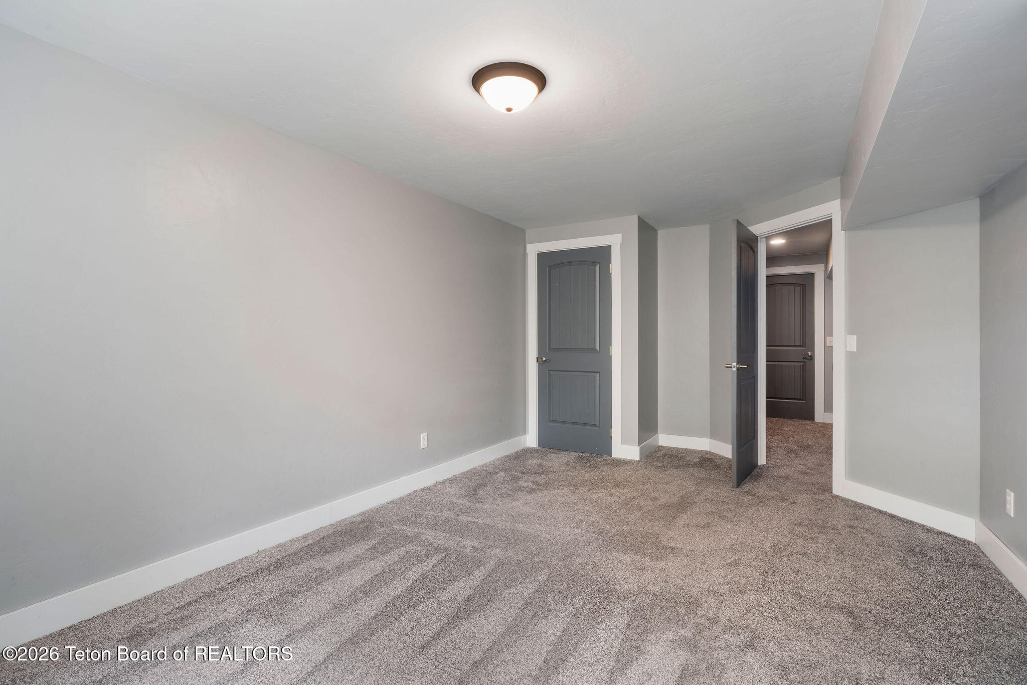 8841 AURORA Drive