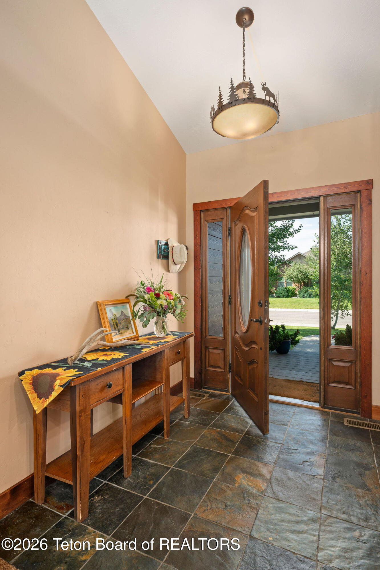 8841 AURORA Drive
