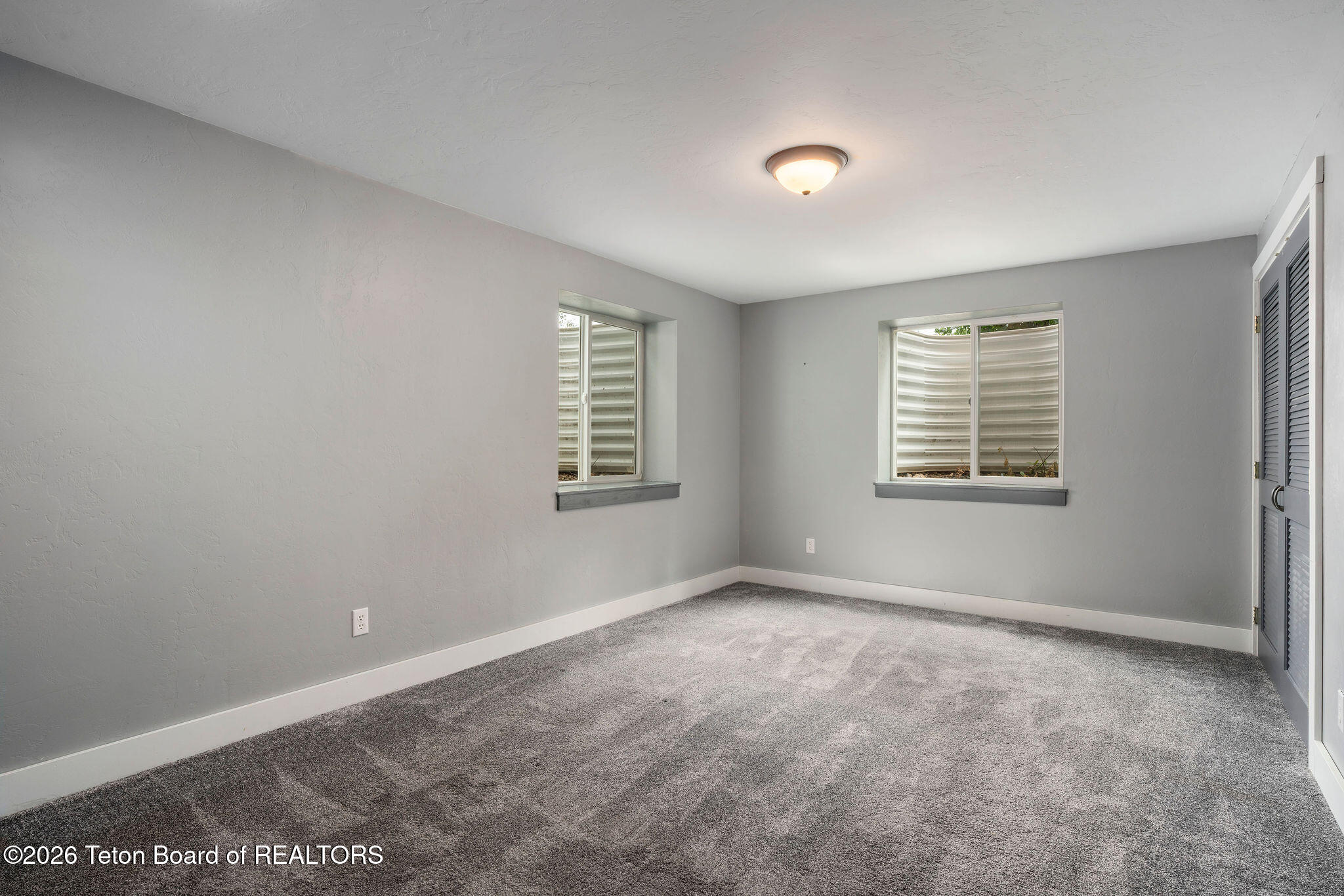 8841 AURORA Drive