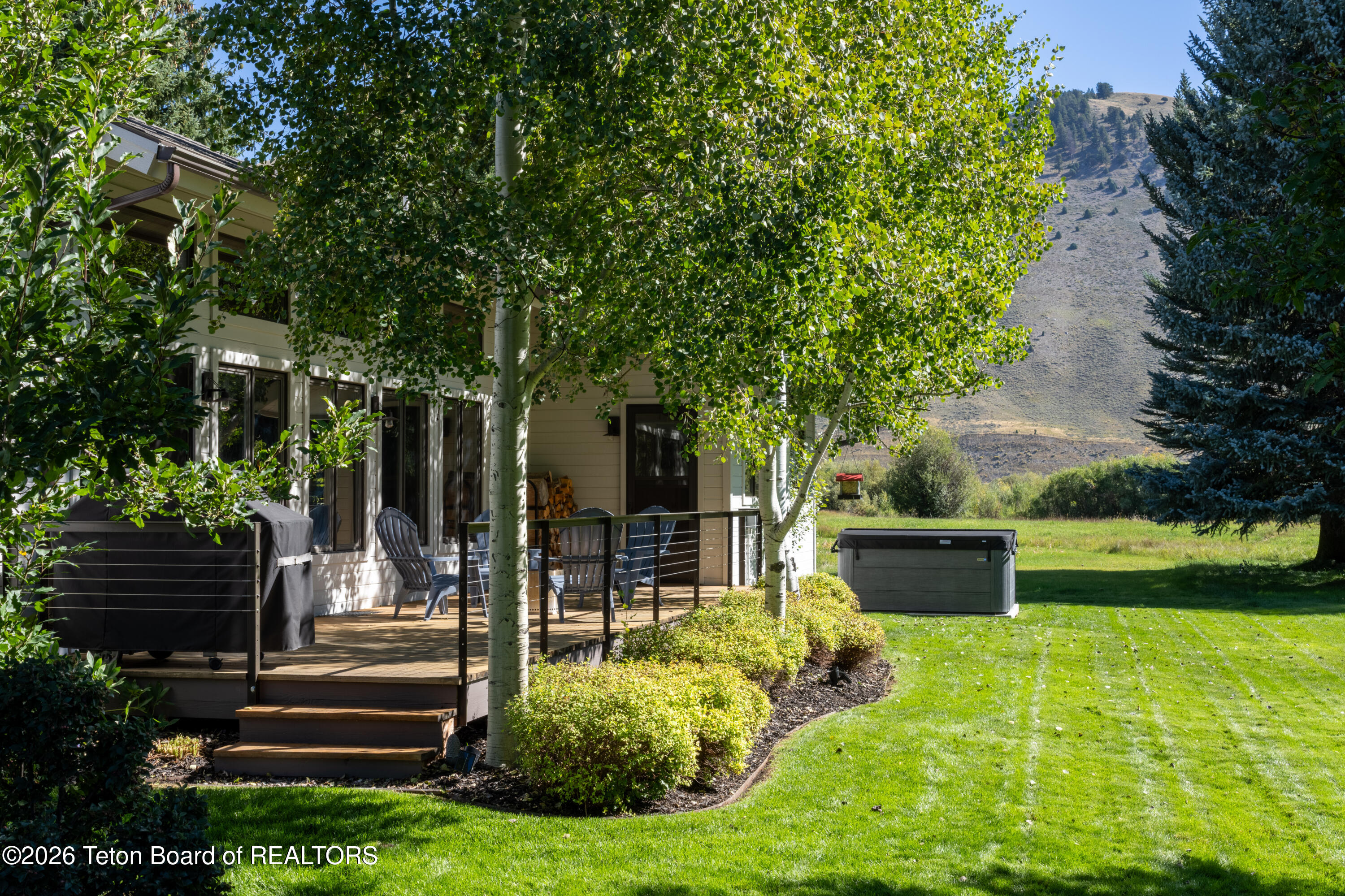 1740 W DIAMOND HITCH Drive