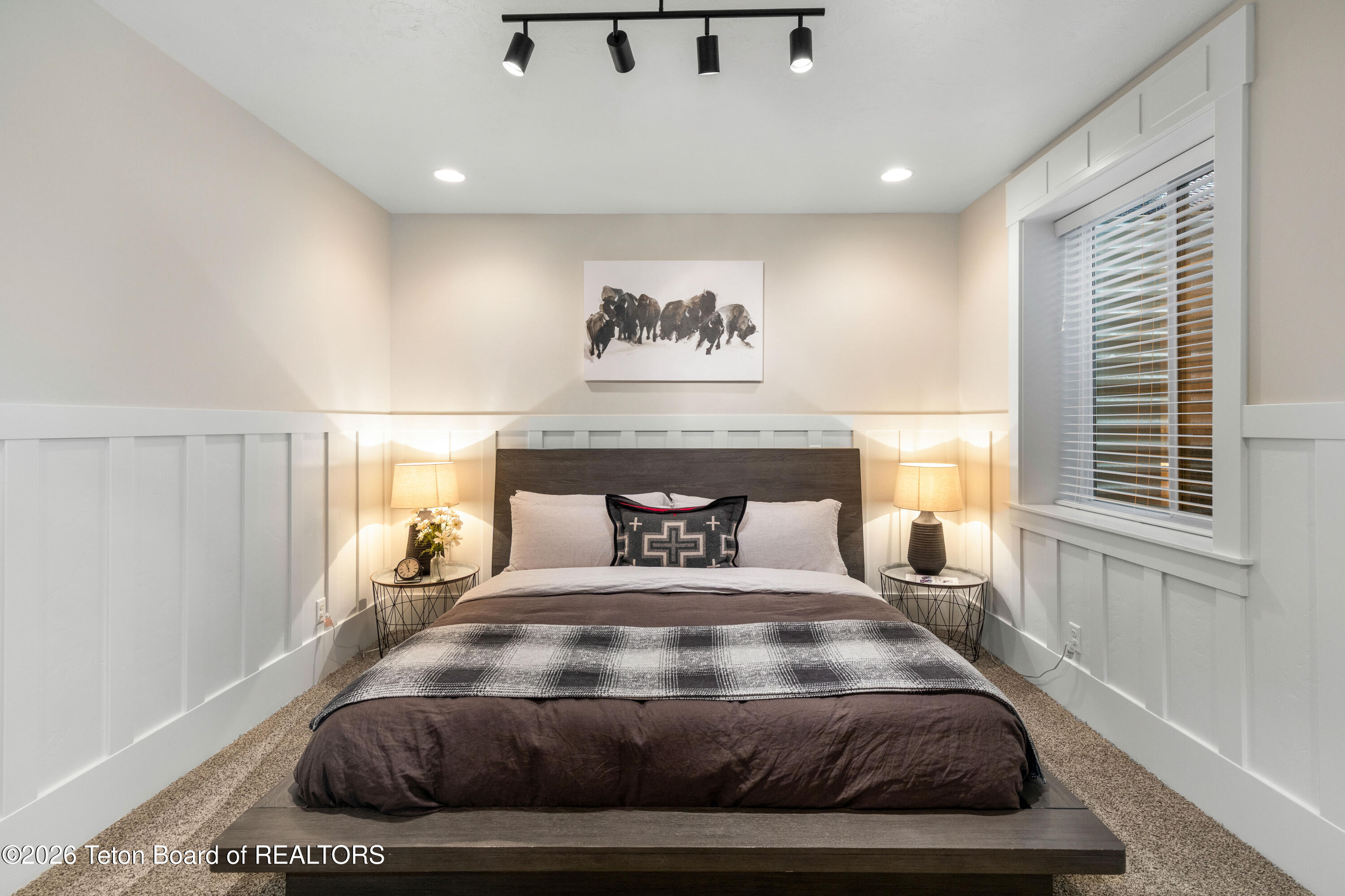 1290 SMOKY CANYON Road