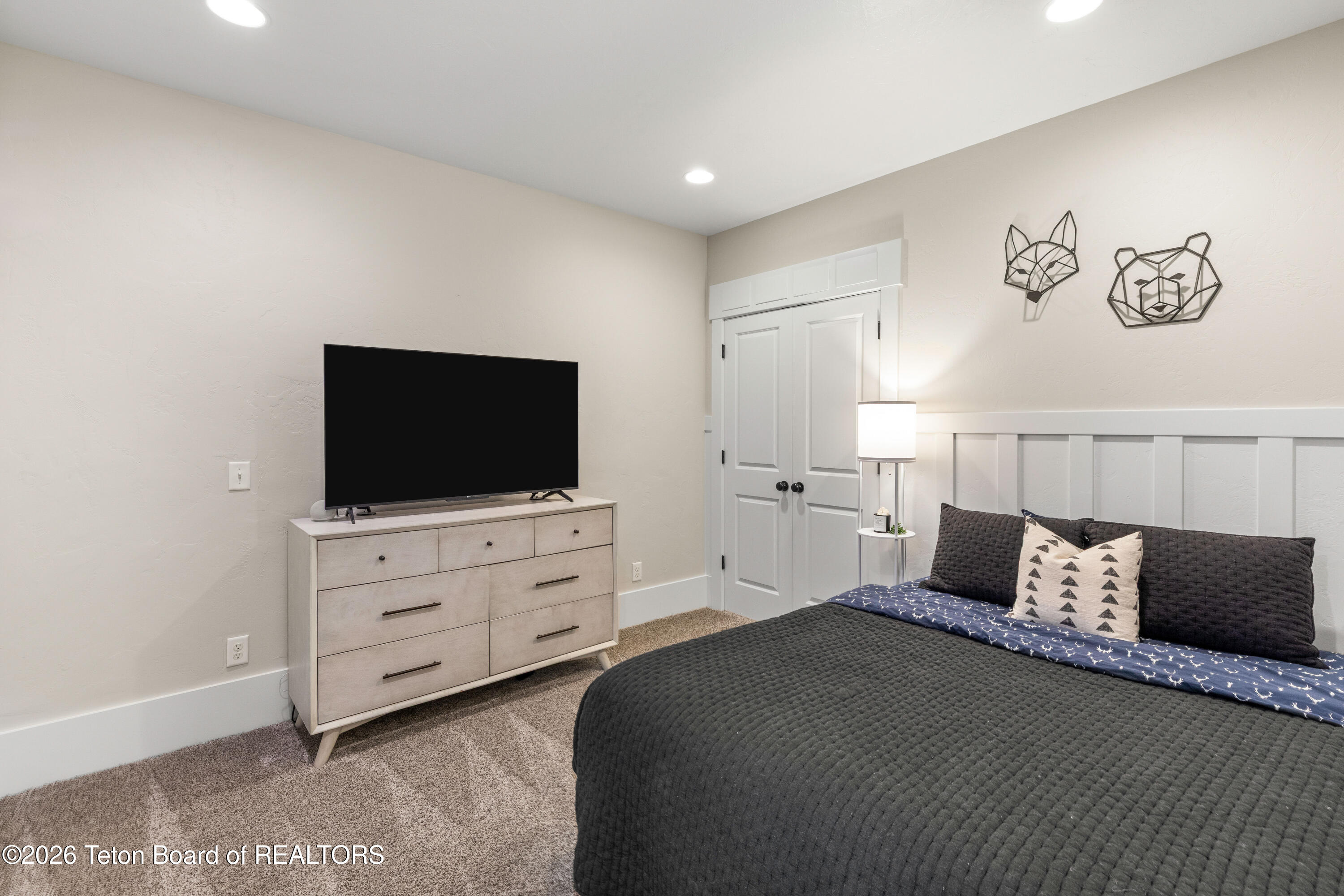1290 SMOKY CANYON Road