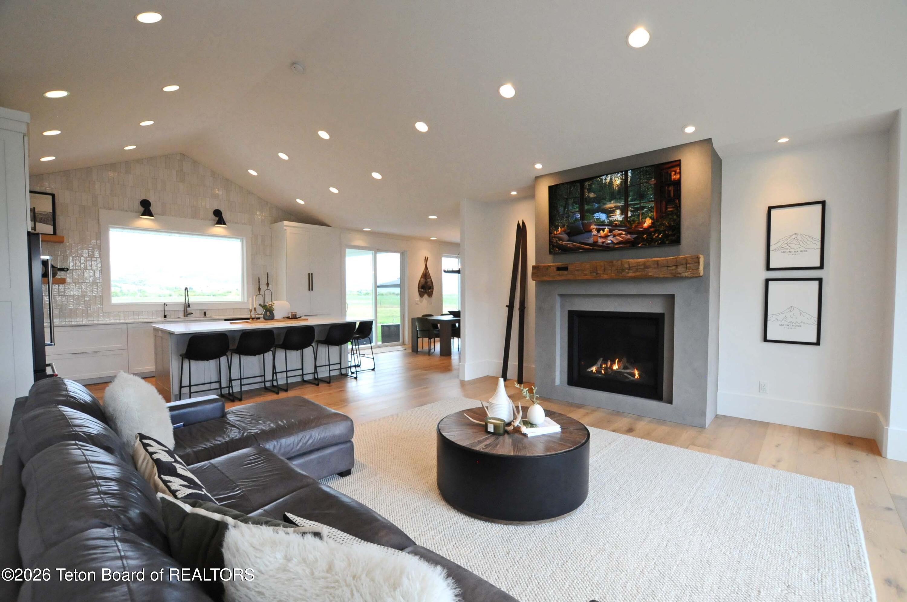 1290 SMOKY CANYON Road