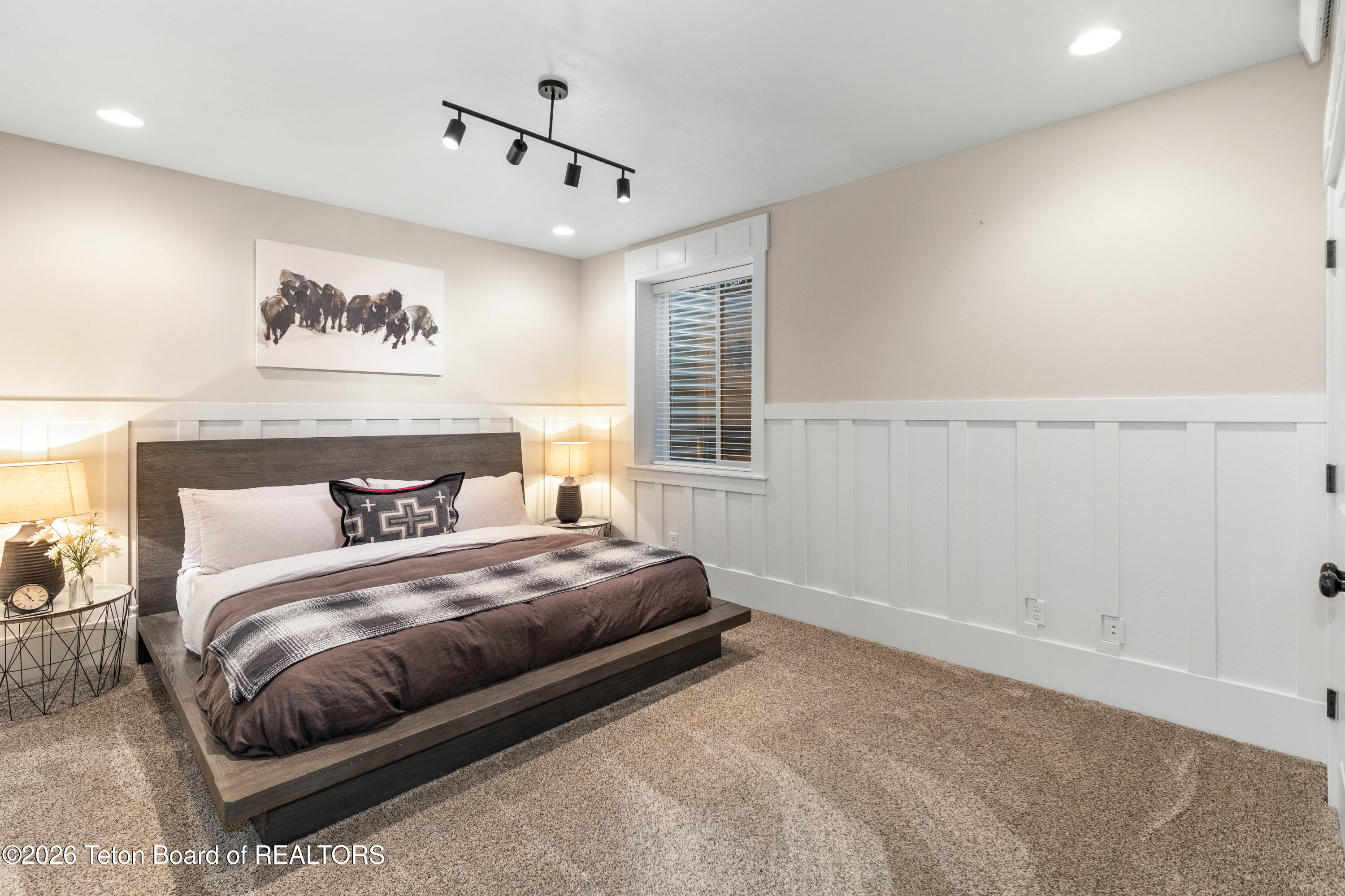 1290 SMOKY CANYON Road