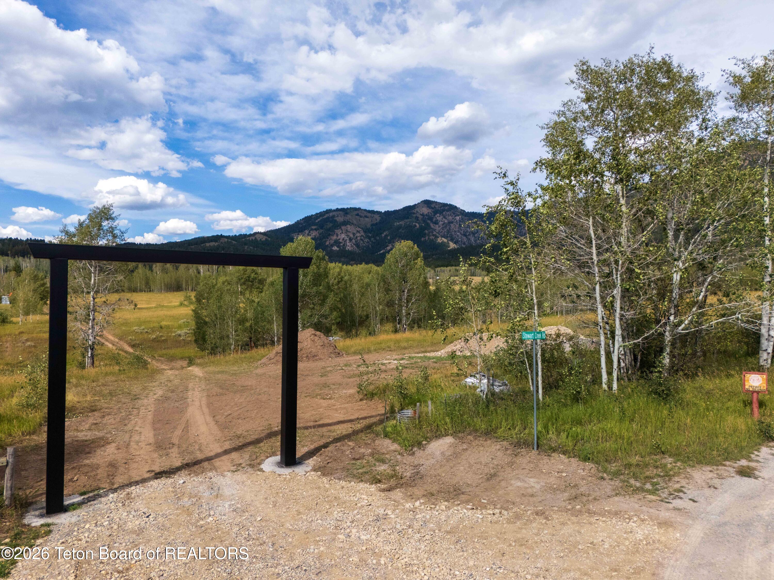 NYA STEWART CREEK Road