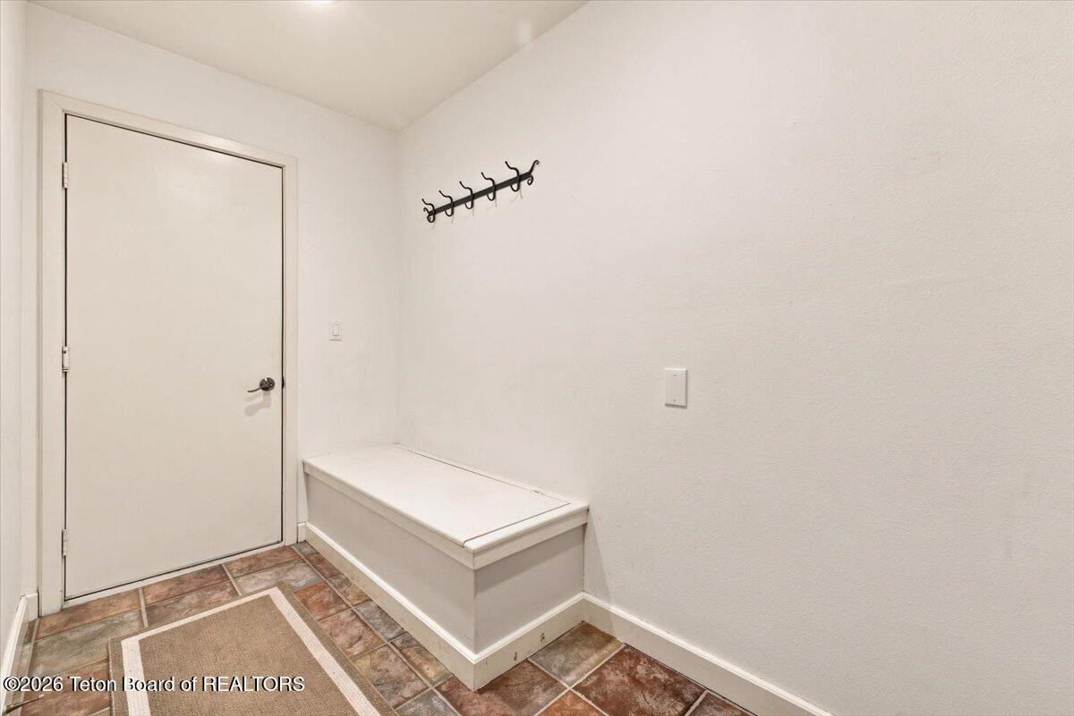 3052 MOUNTAIN VIEW Lane