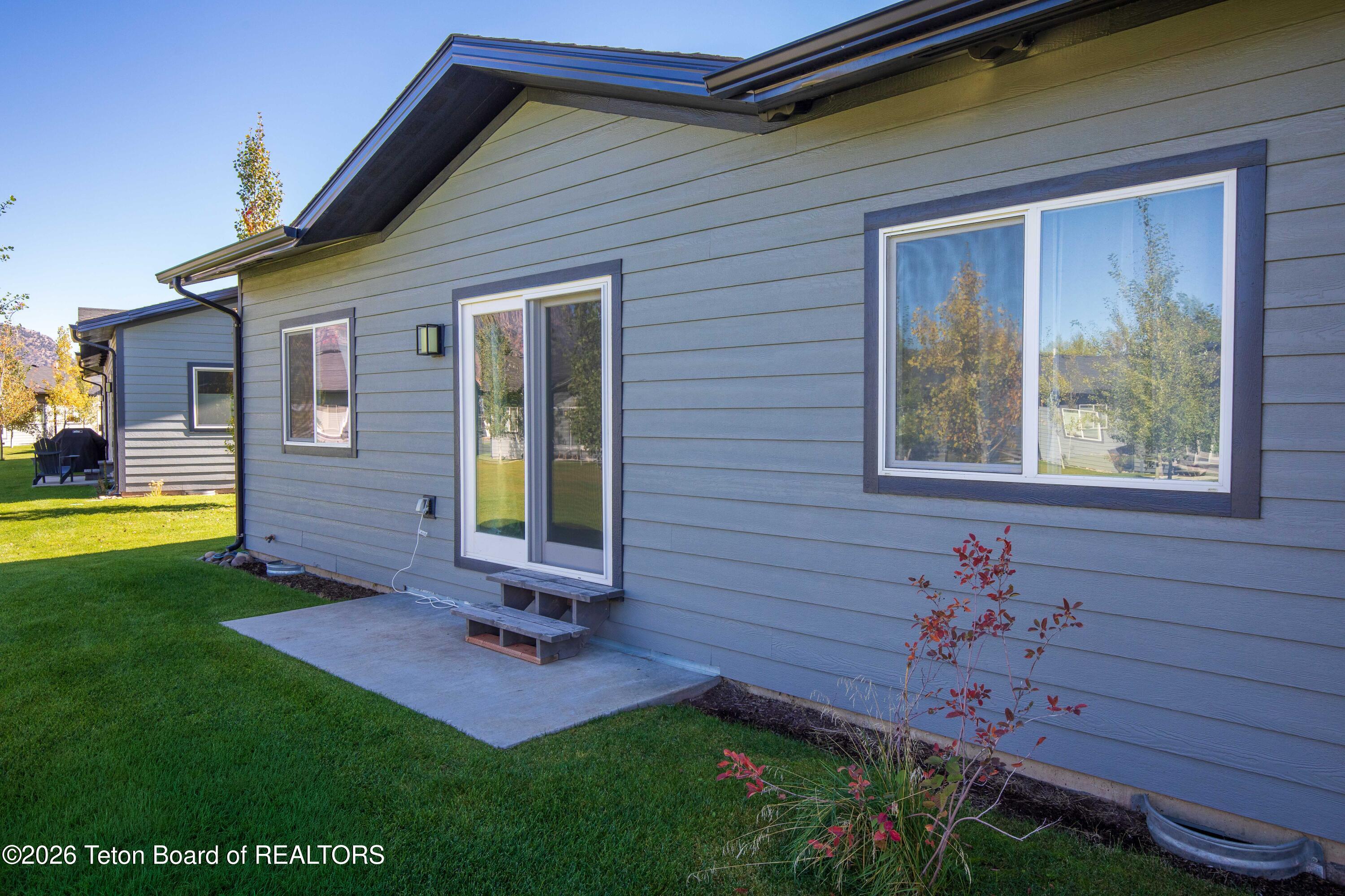 275 RIVER RIVER VIEW CIRCLE 2
