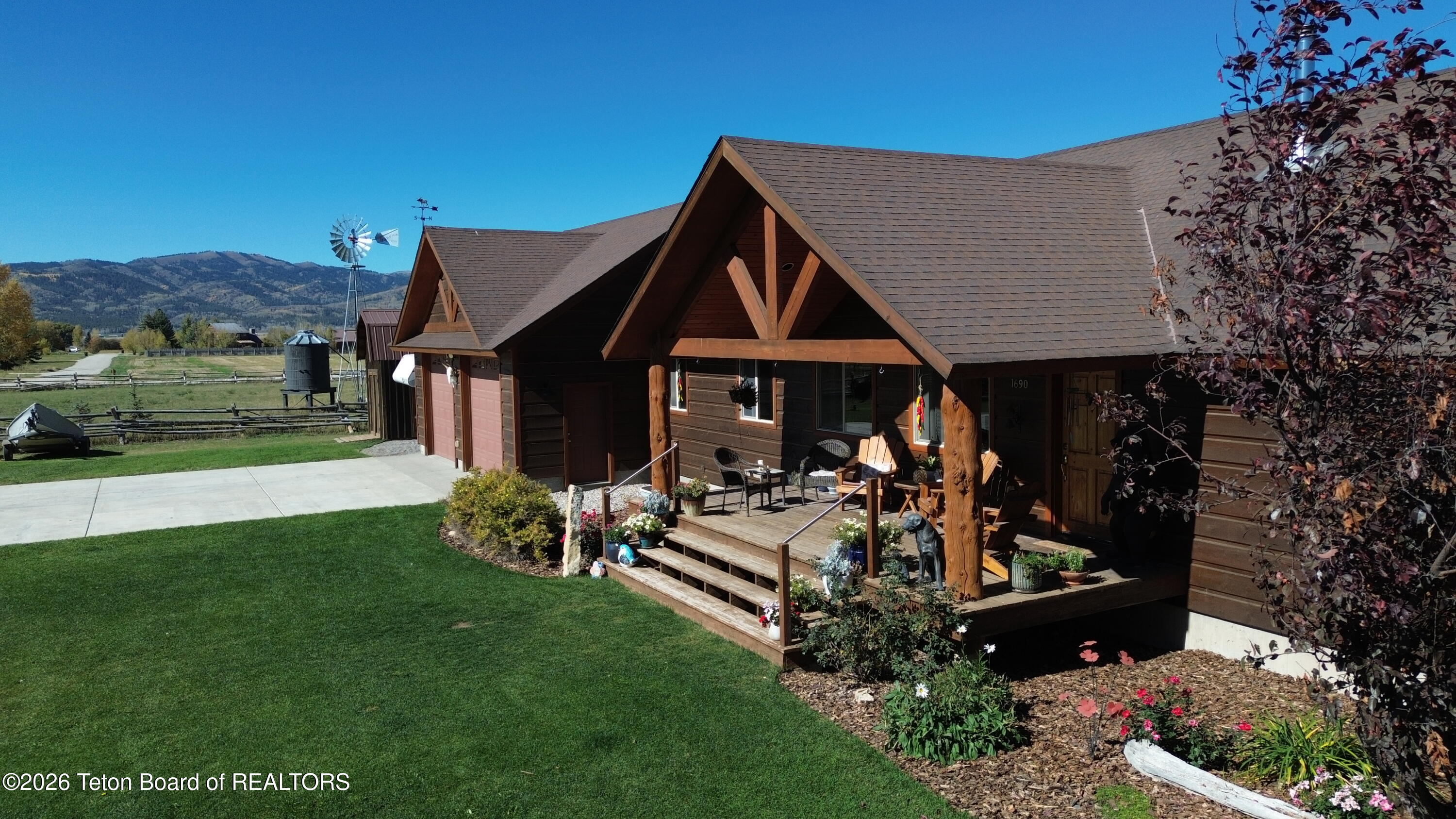 1690 PROUDFOOT Lane