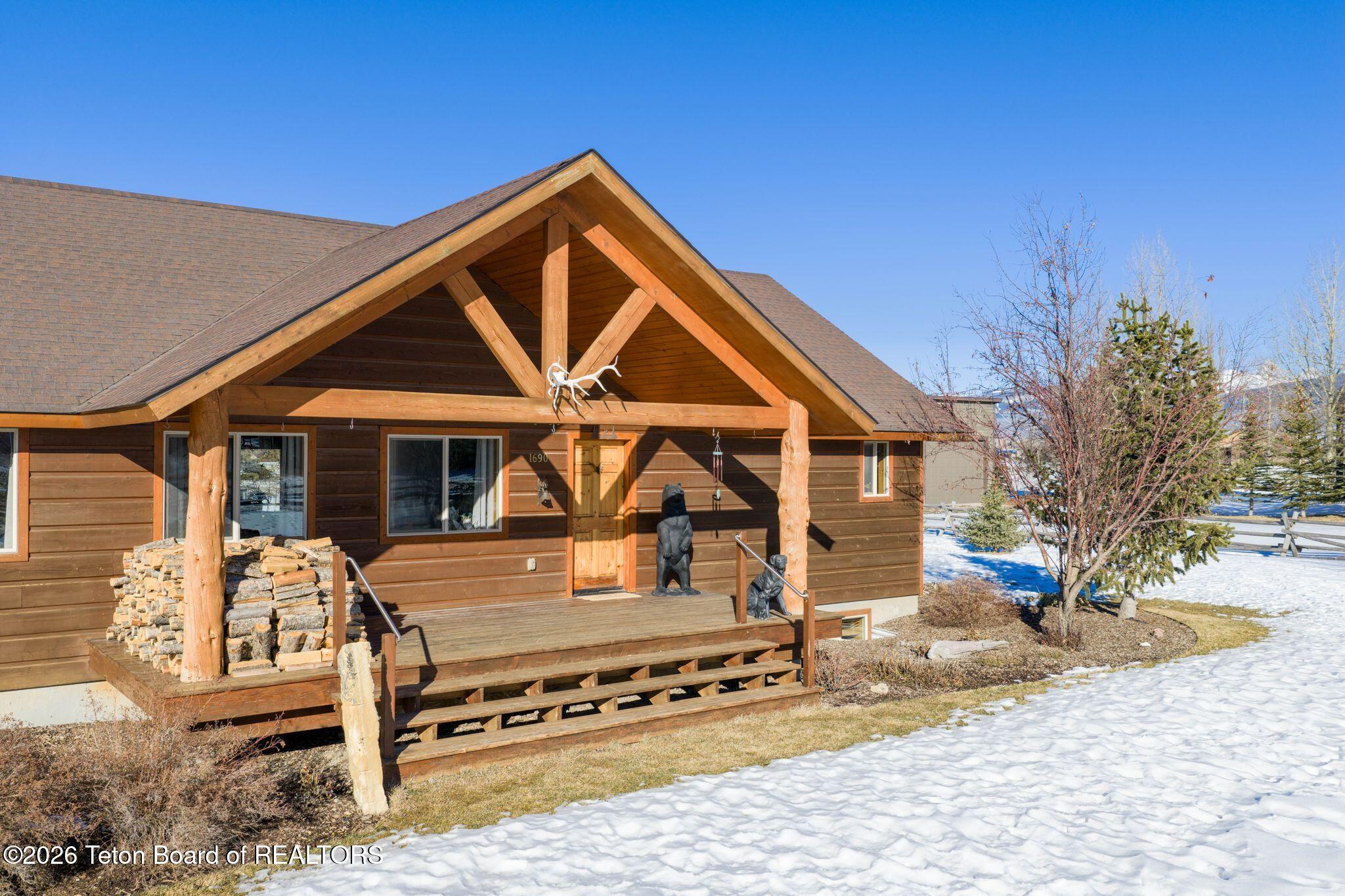1690 PROUDFOOT Lane