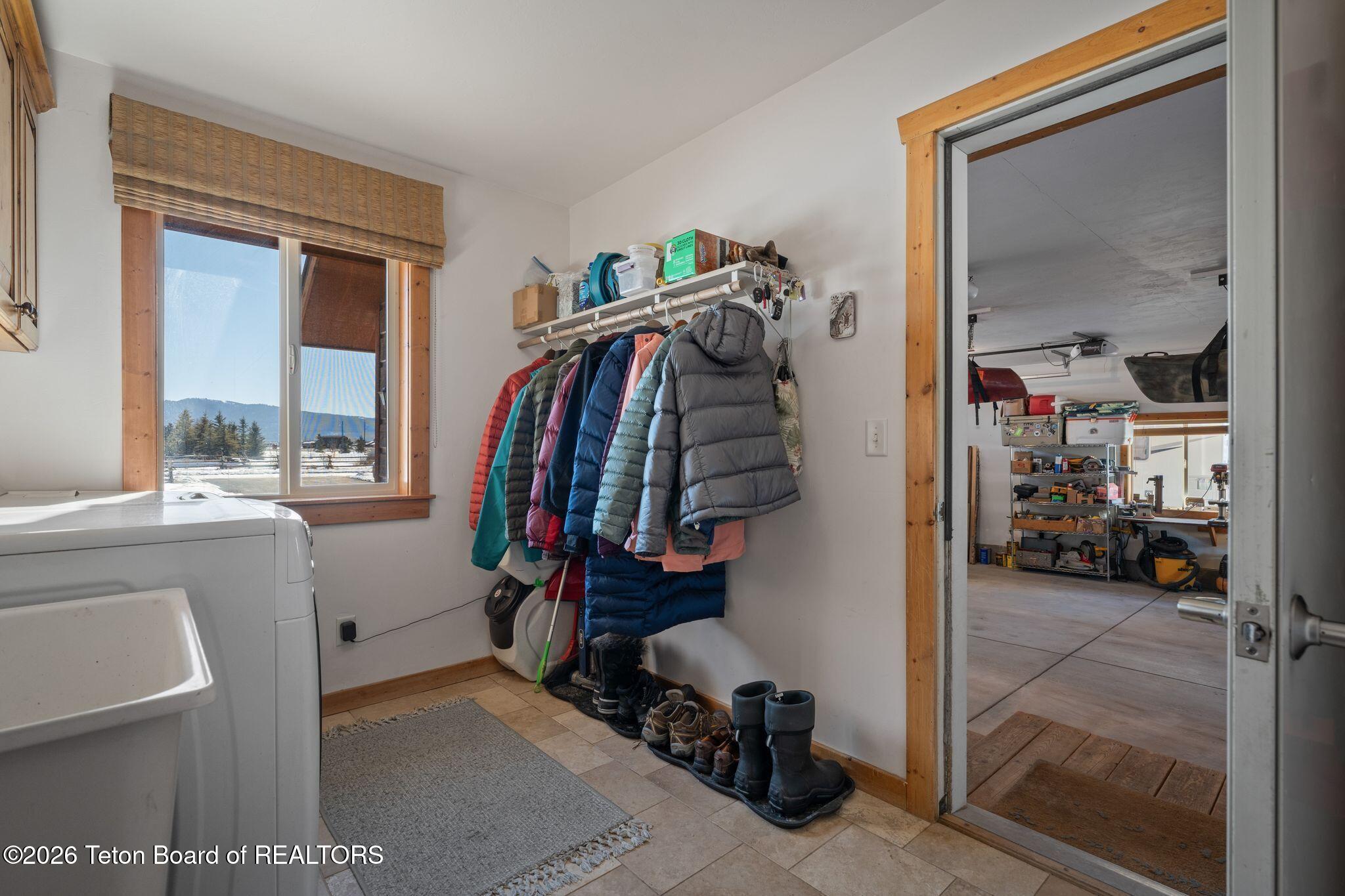 1690 PROUDFOOT Lane