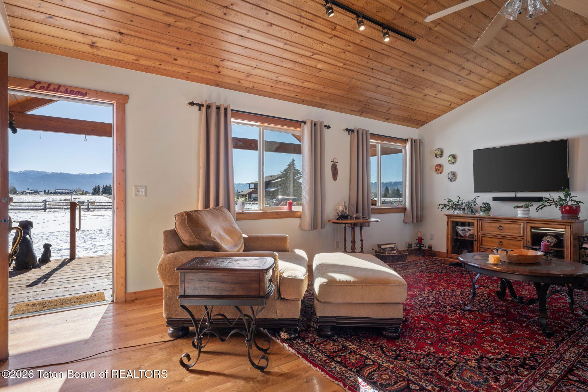 1690 PROUDFOOT Lane