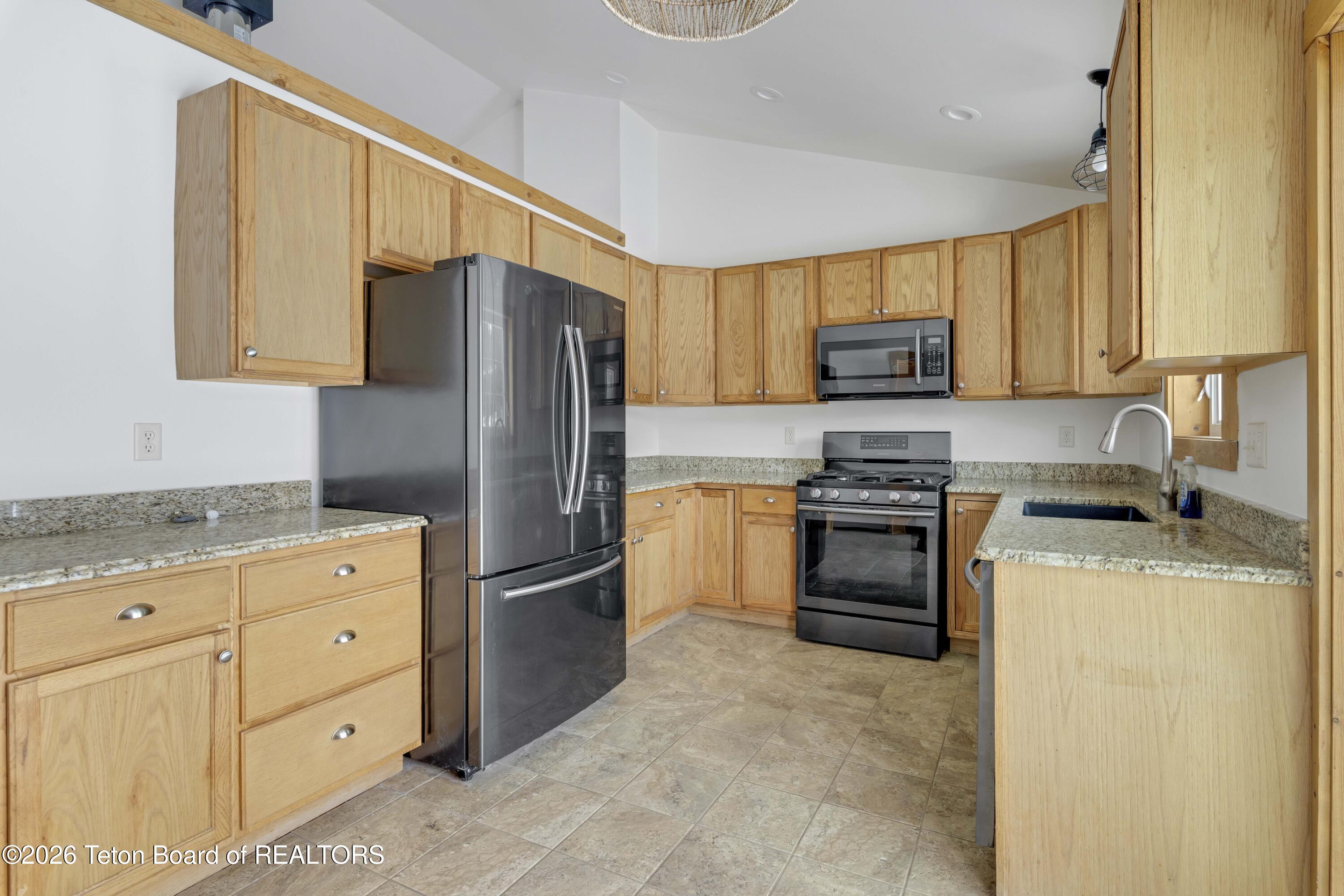 31 PINE HOLLOW Court