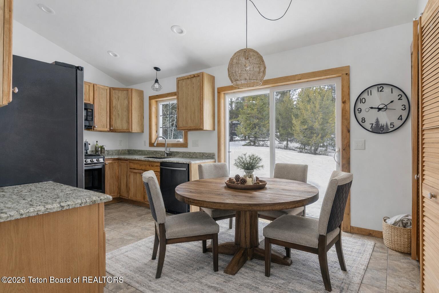 31 PINE HOLLOW Court