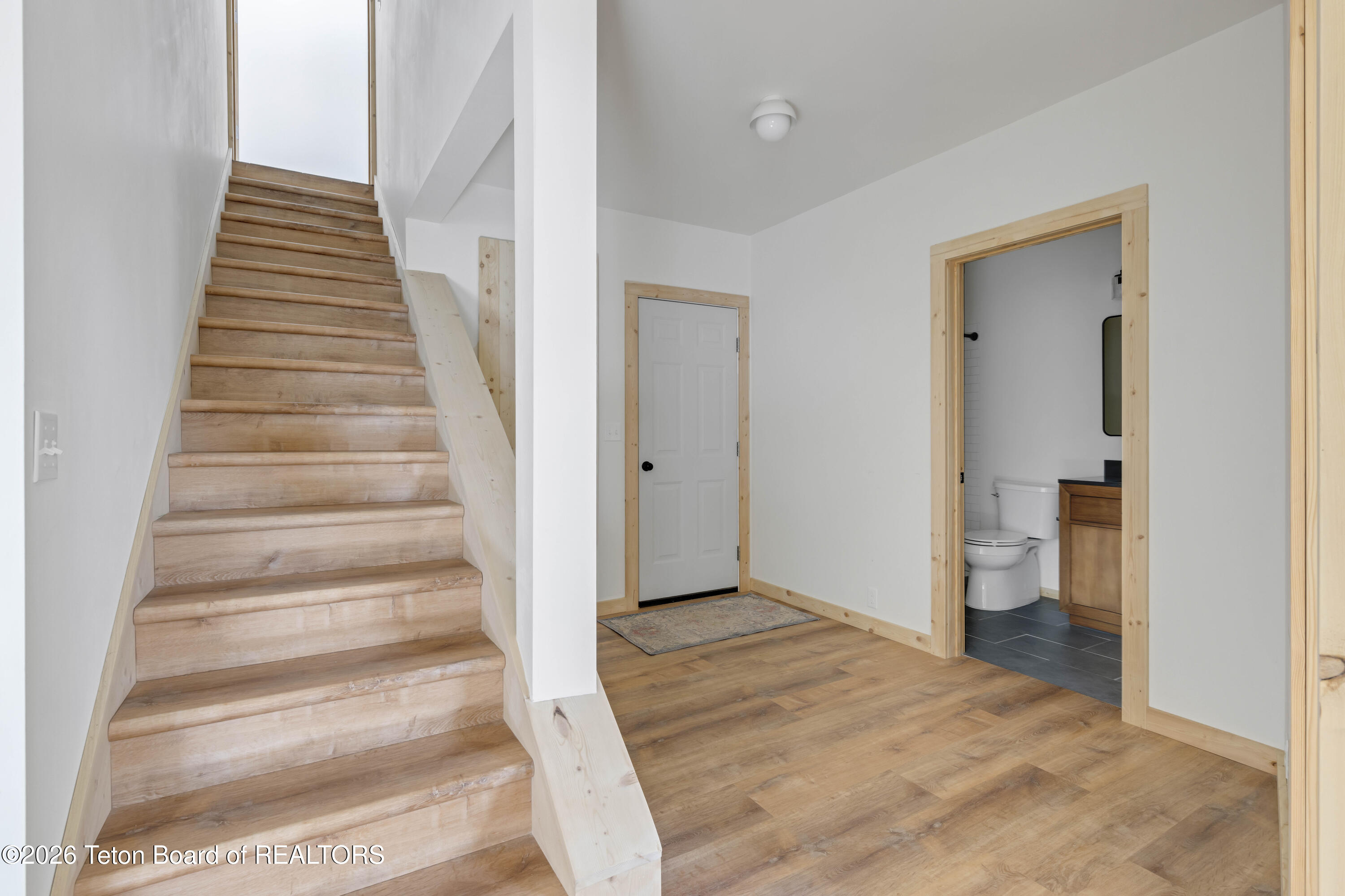 31 PINE HOLLOW Court