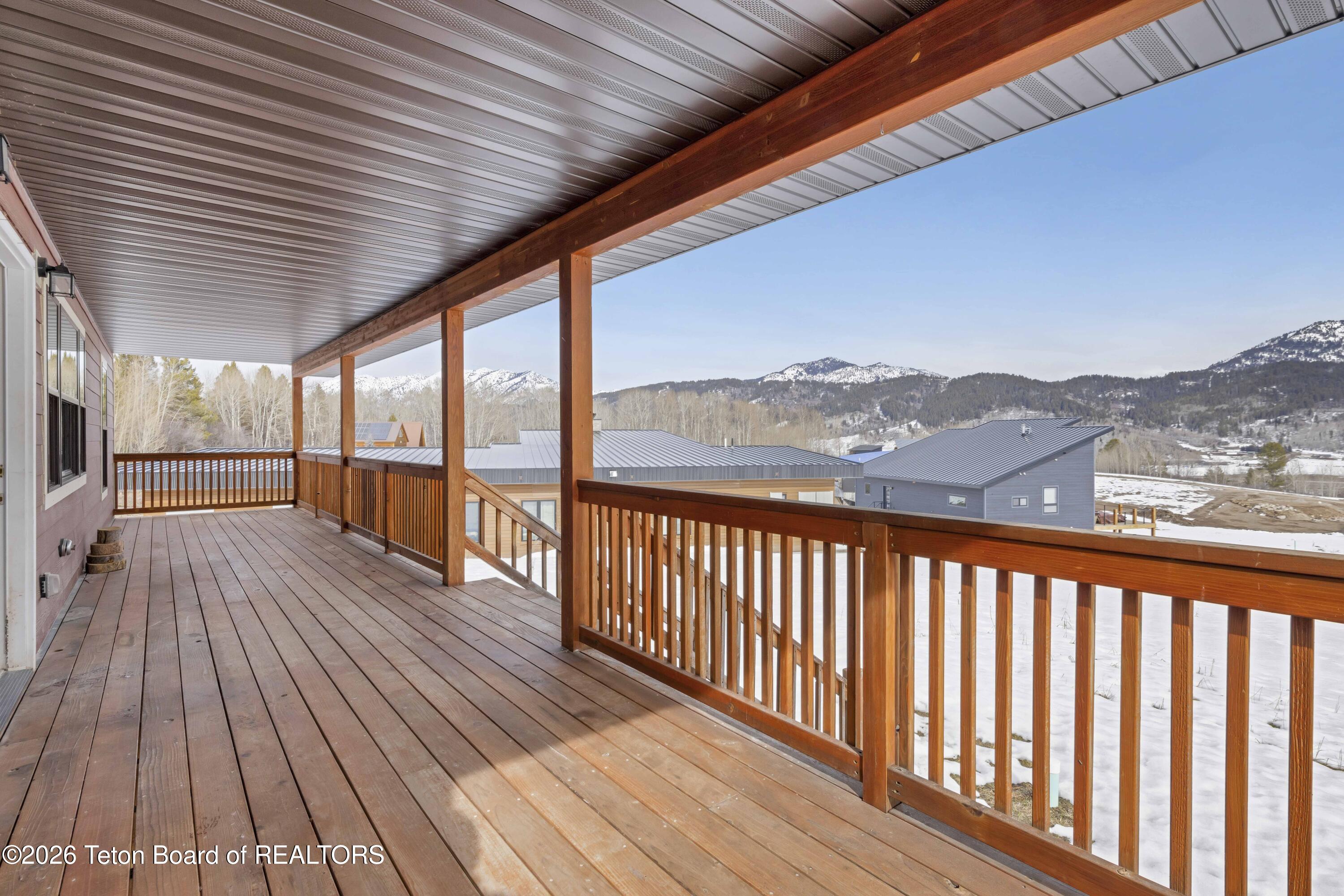 31 PINE HOLLOW Court