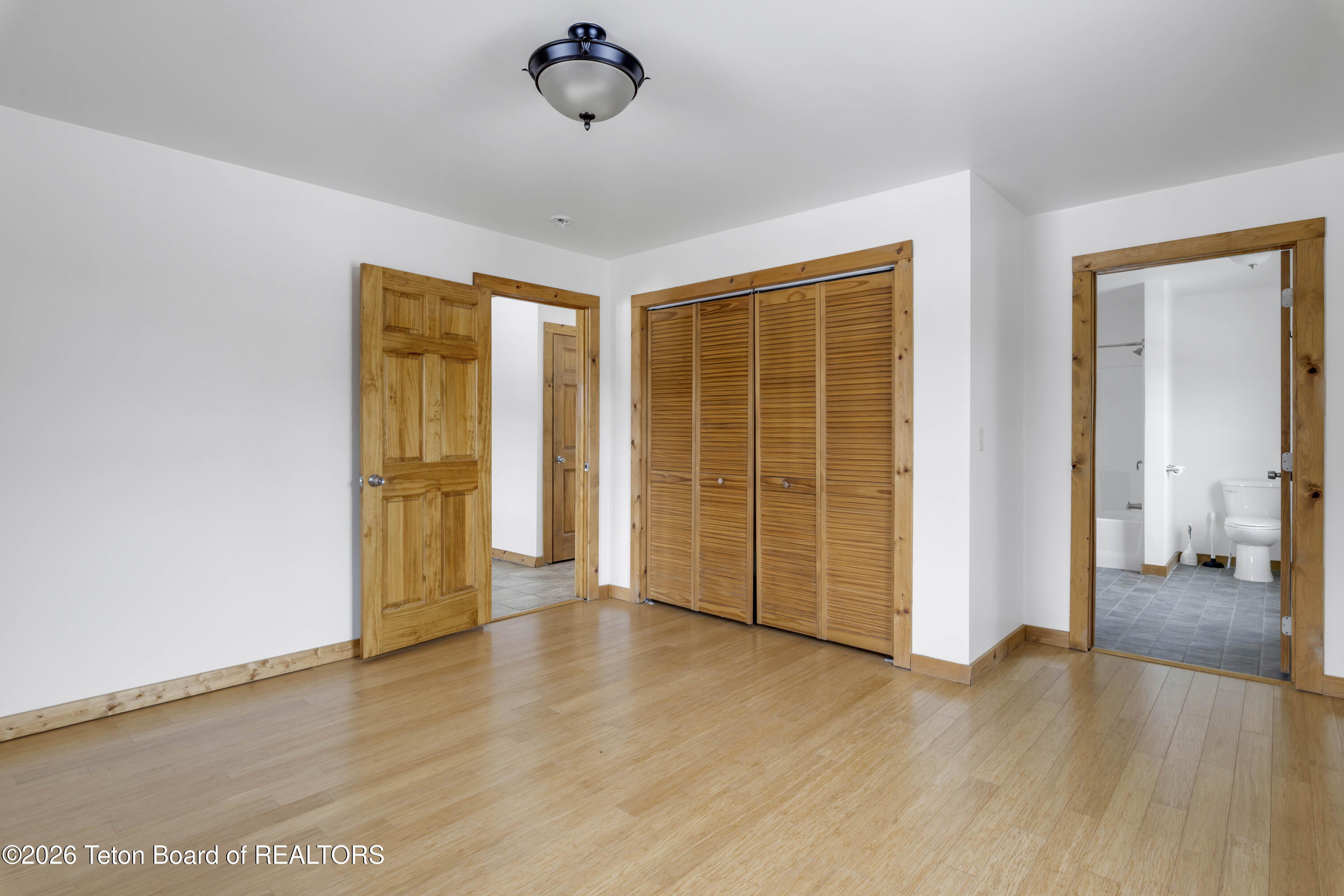 31 PINE HOLLOW Court