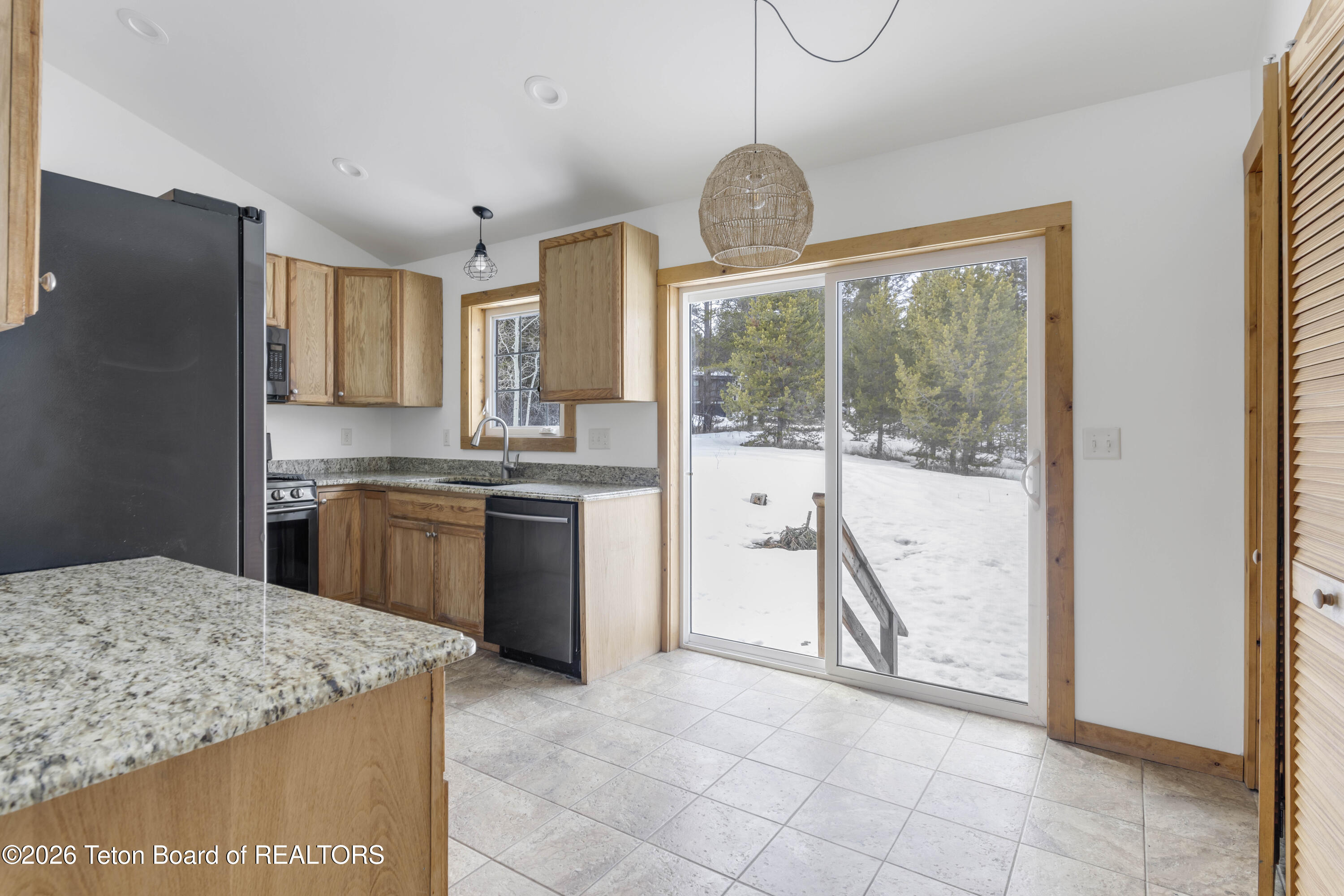 31 PINE HOLLOW Court