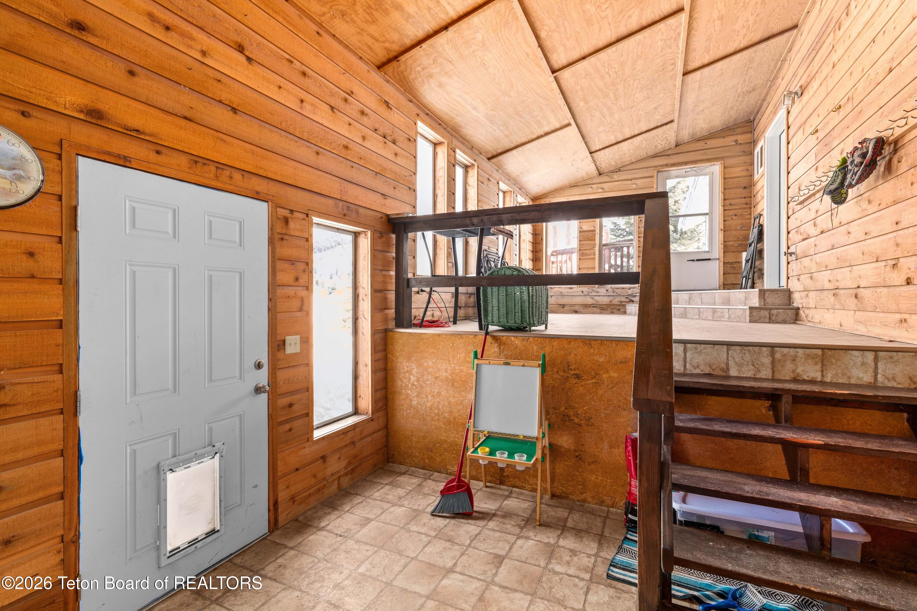 385 HARDMAN Road