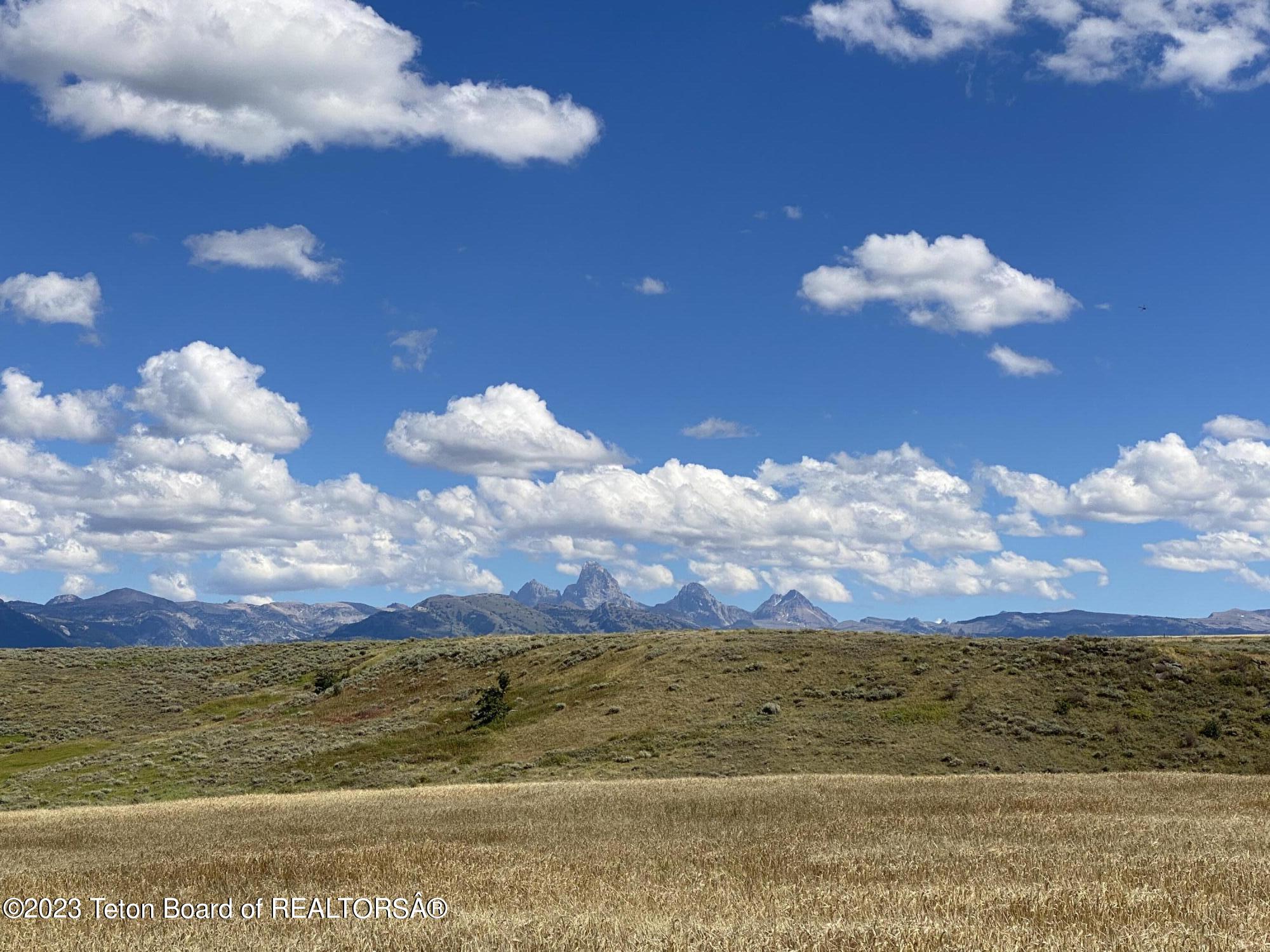 2633 SPRING HOLLOW RANCH Road