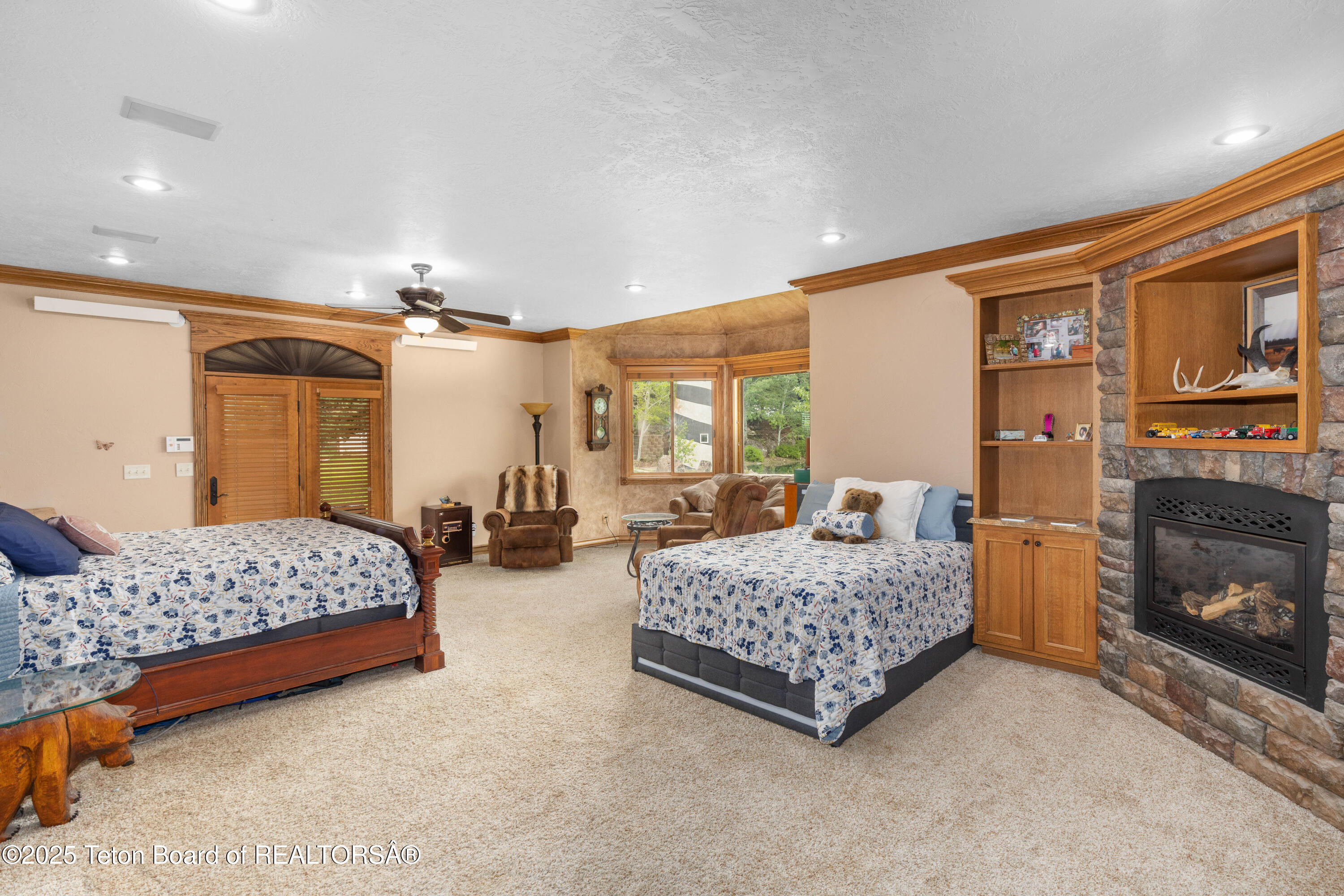 1255 LOST CREEK Road