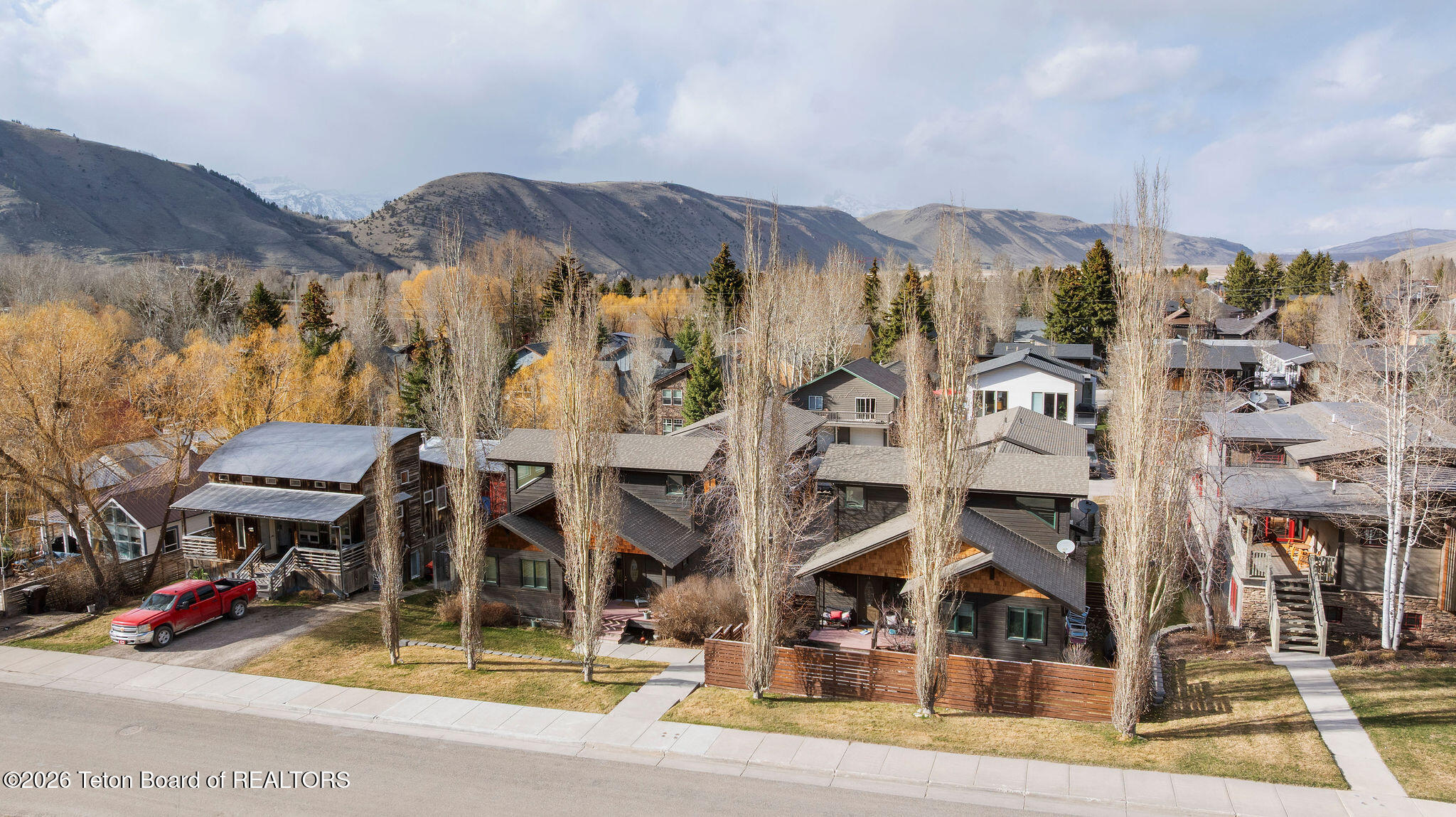 555 CACHE CREEK Drive