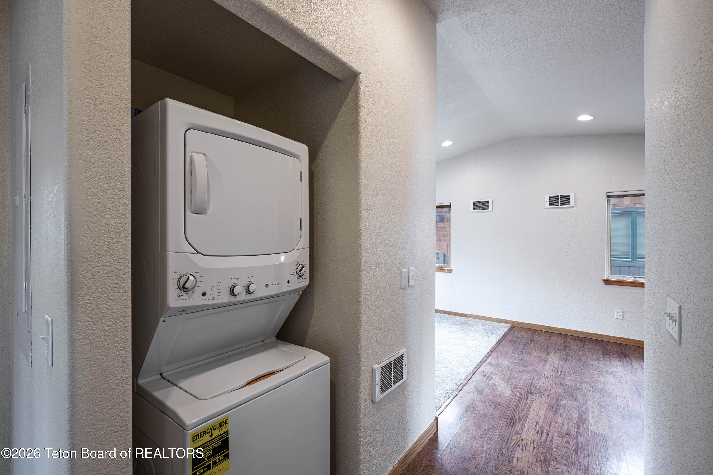 555 CACHE CREEK Drive
