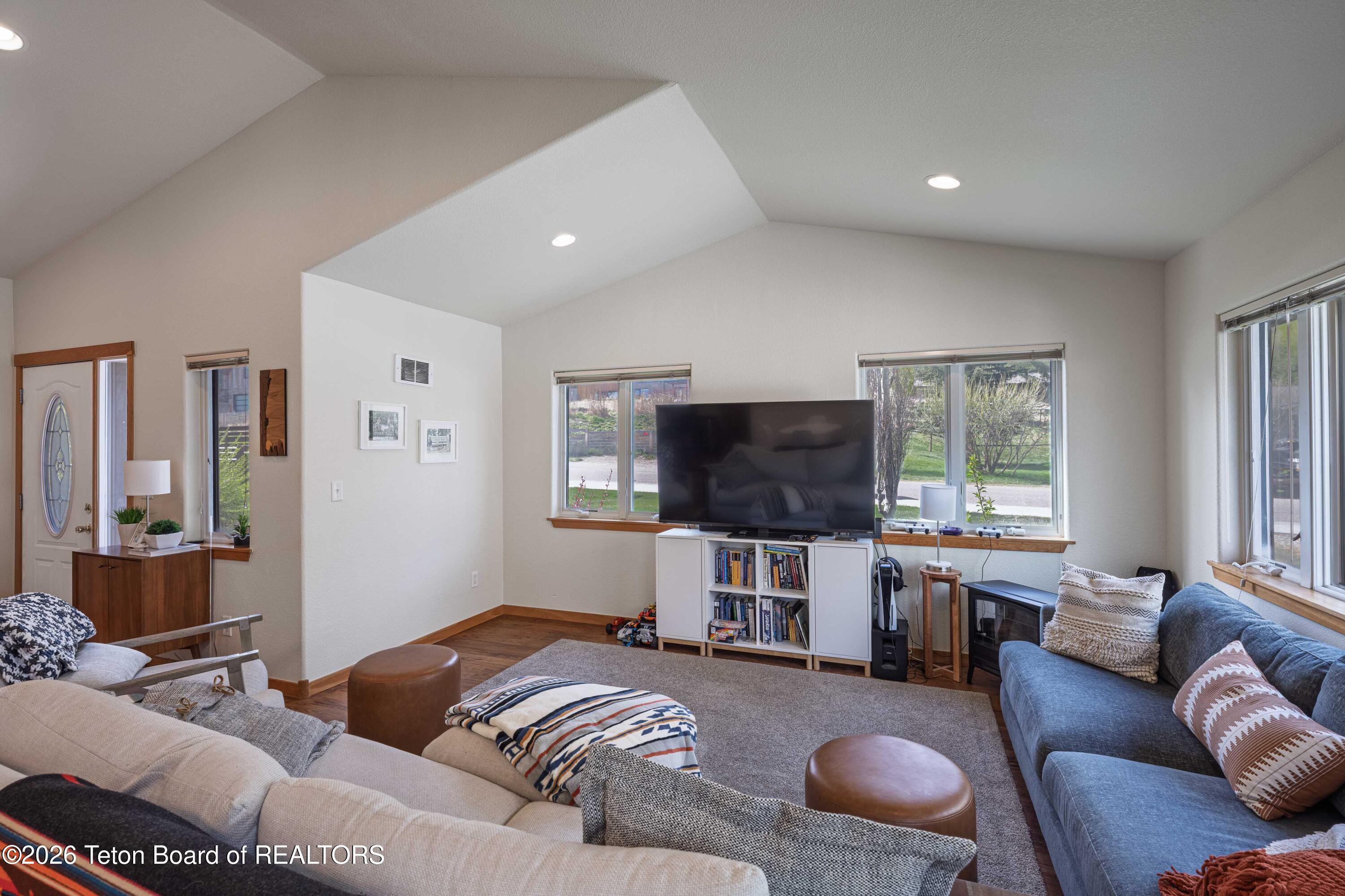 555 CACHE CREEK Drive