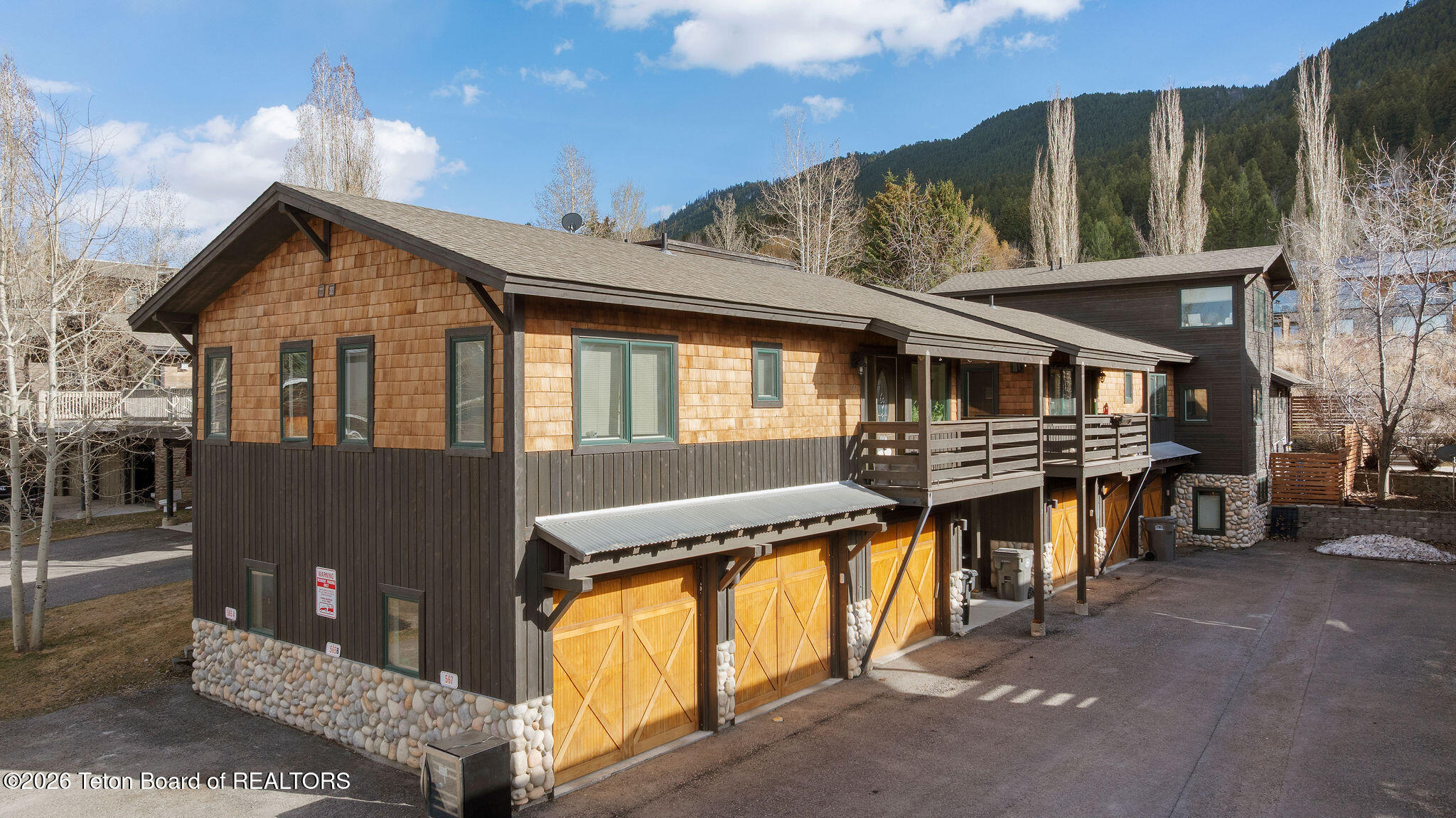 555 CACHE CREEK Drive