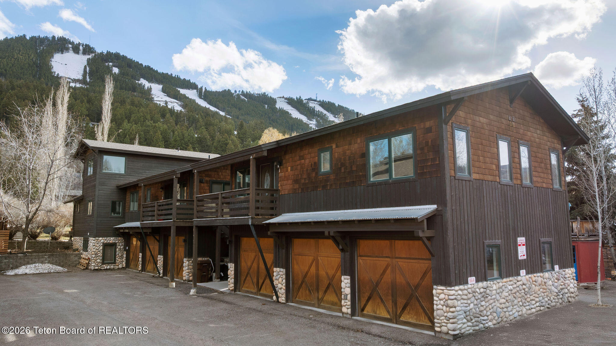 555 CACHE CREEK Drive