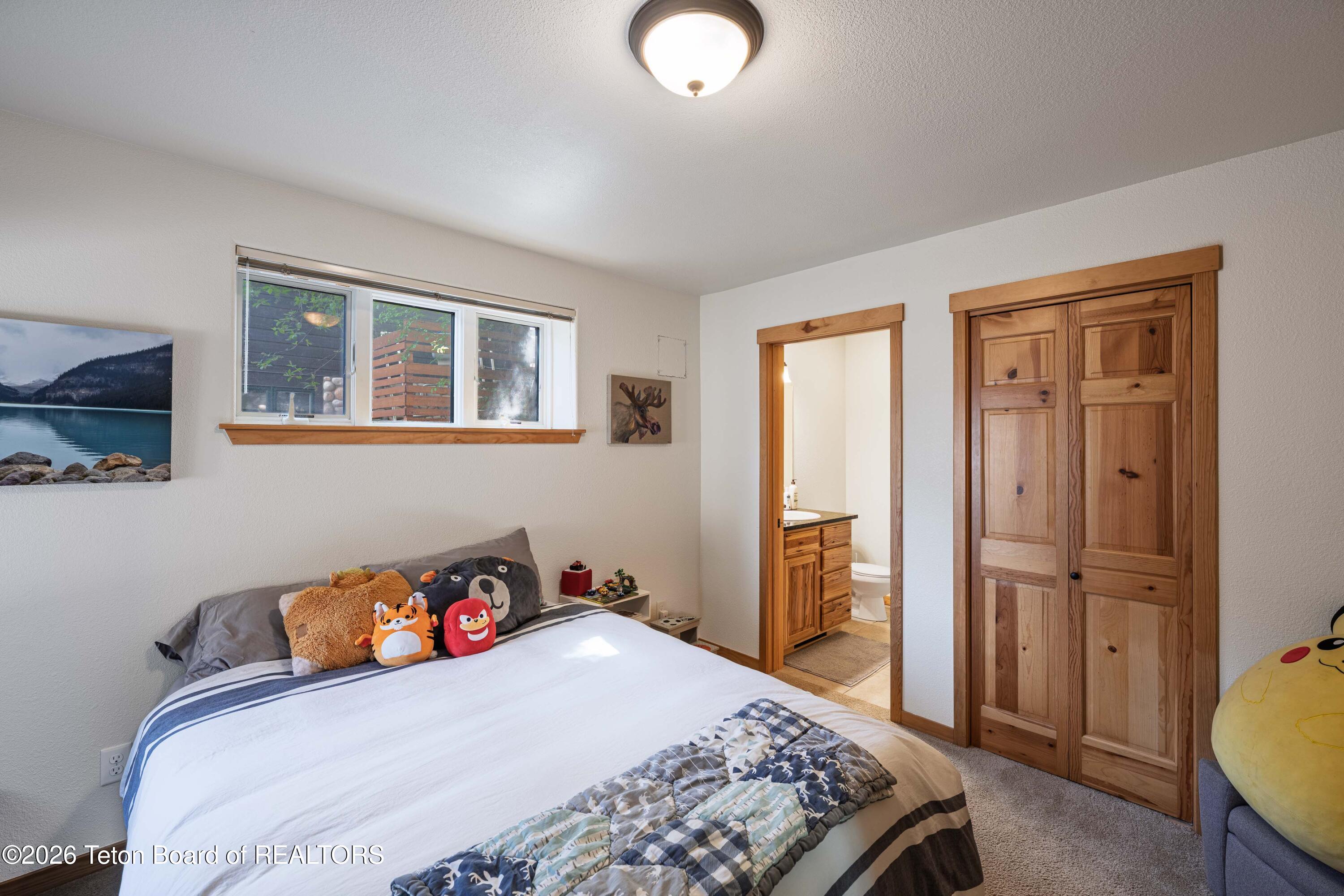 555 CACHE CREEK Drive
