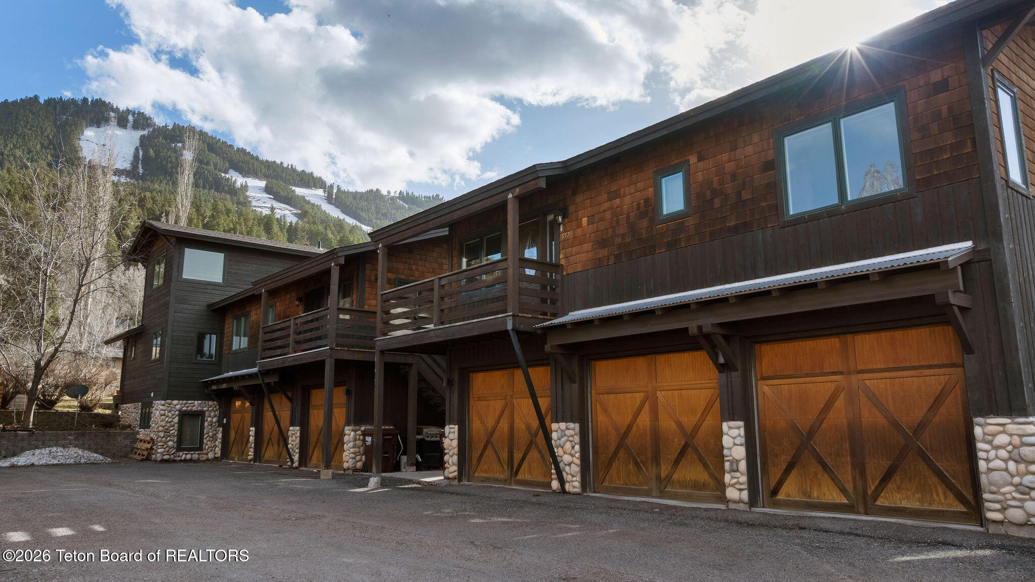 555 CACHE CREEK Drive