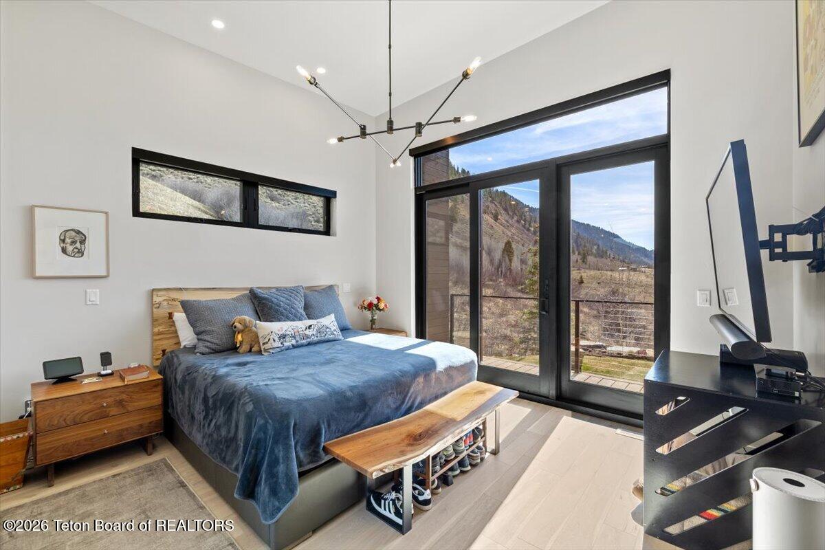 14270 WAGON Road