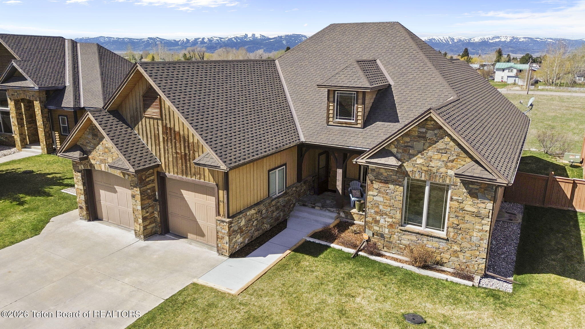 60 BAYWOOD Drive