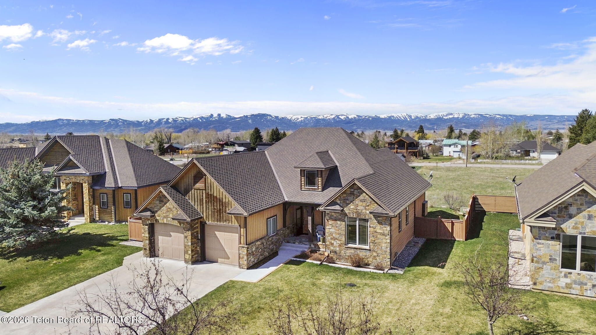 60 BAYWOOD Drive