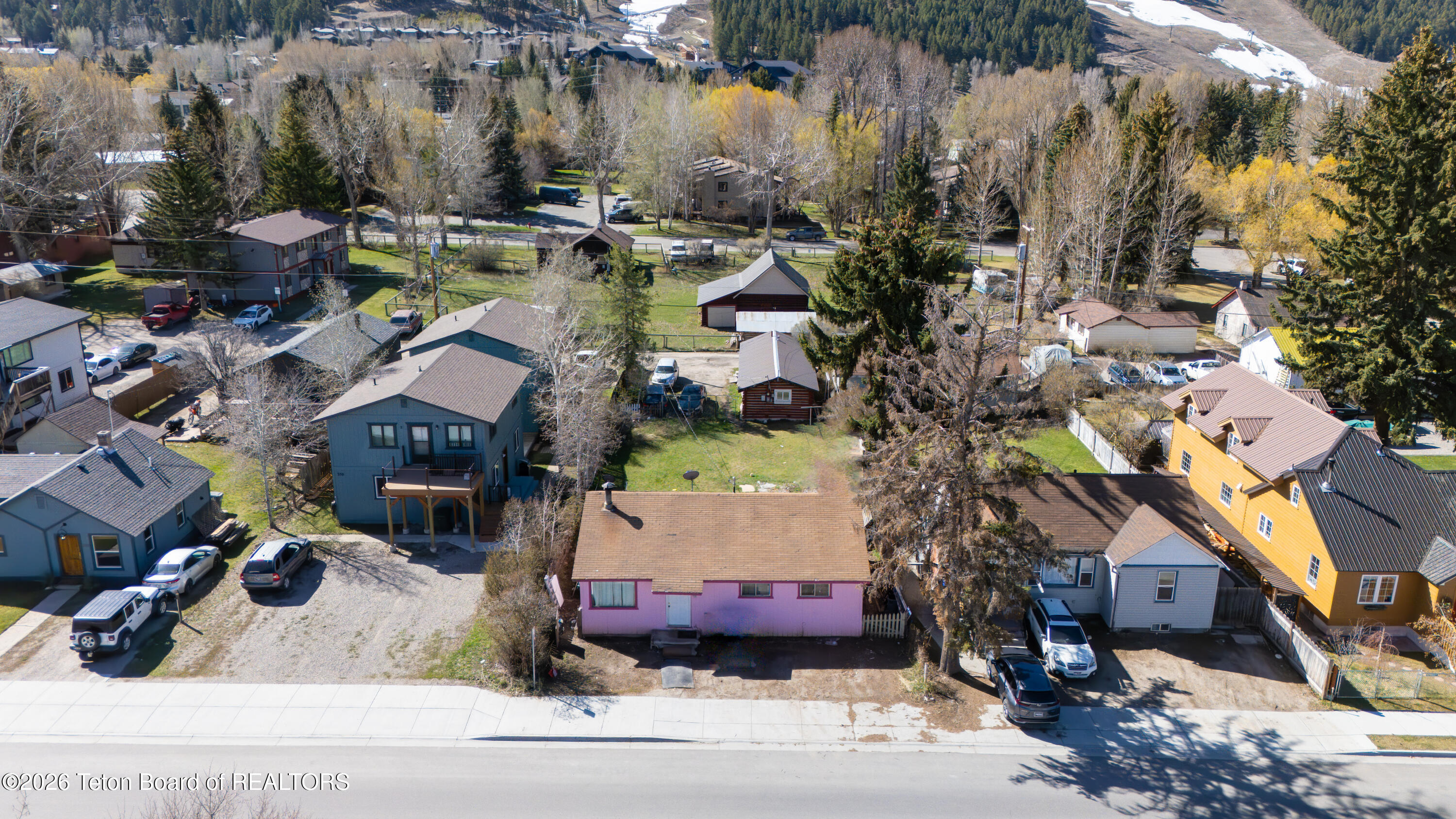 340 E PEARL Avenue