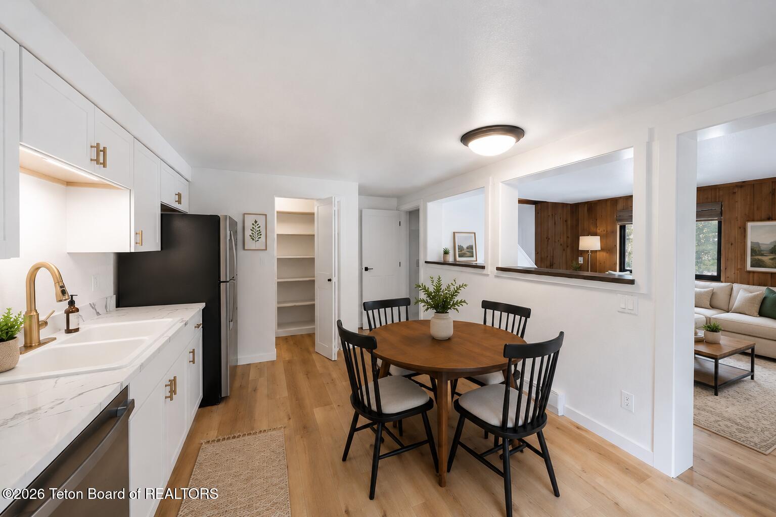 360 E SIMPSON Avenue 20