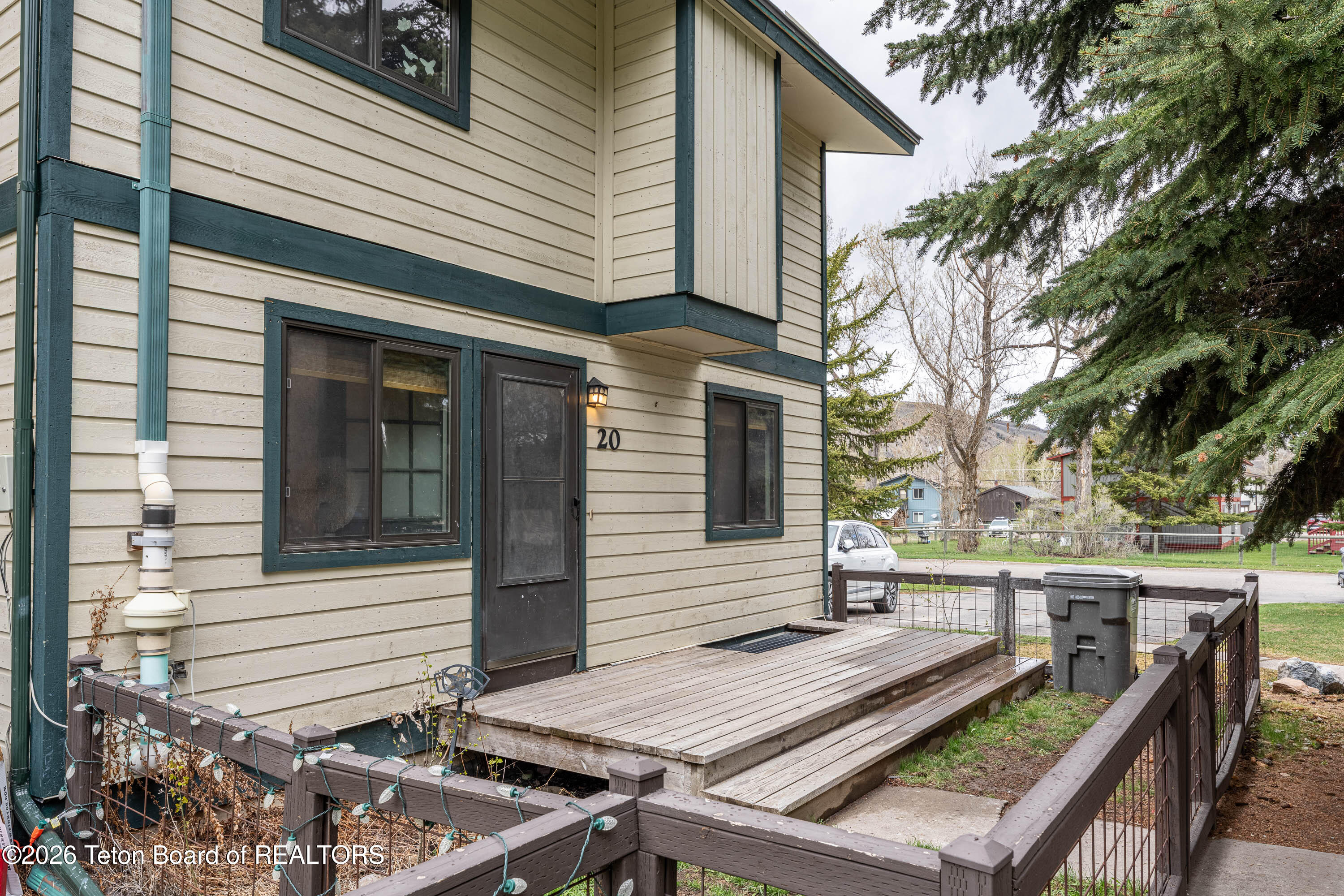 360 E SIMPSON Avenue 20