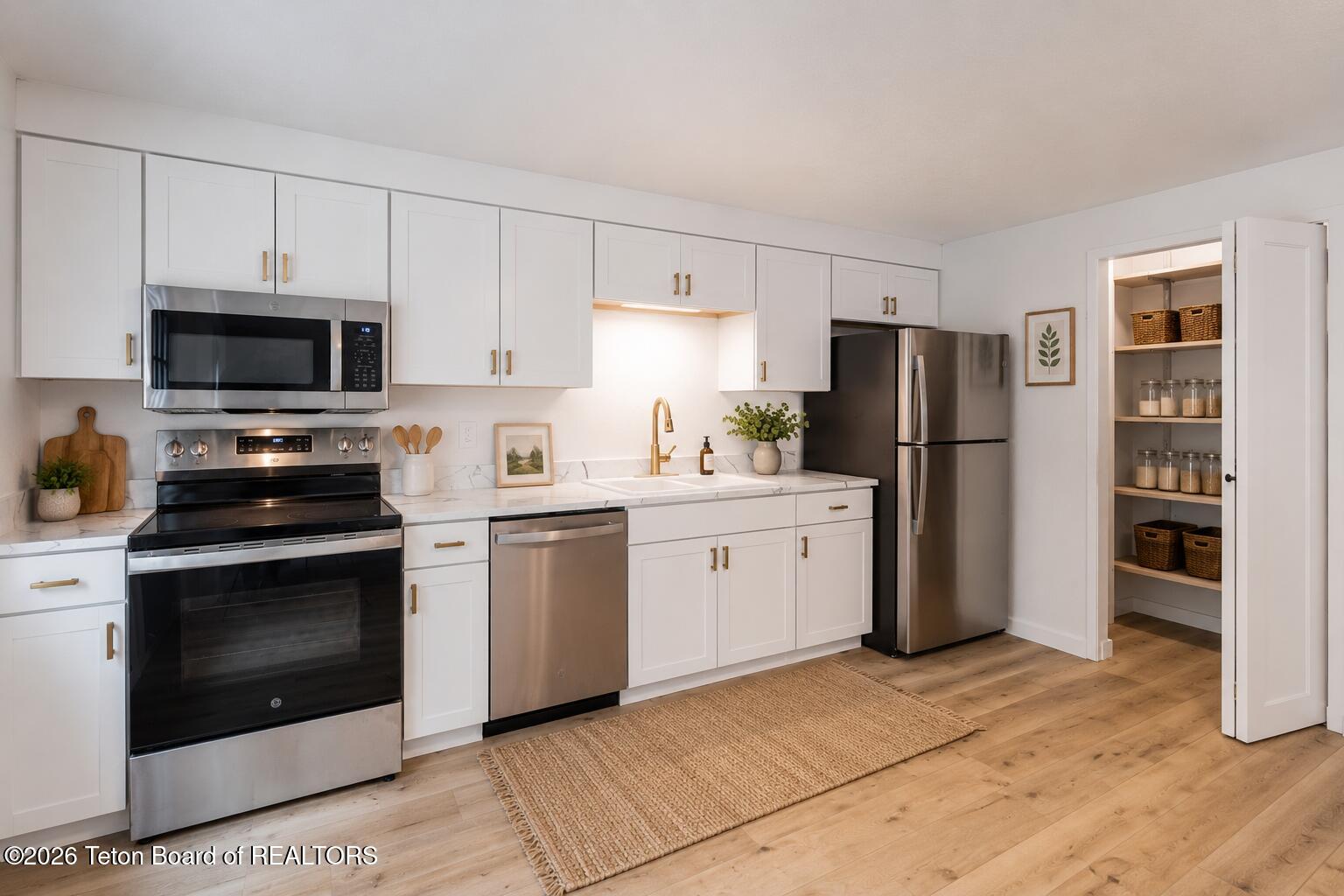 360 E SIMPSON Avenue 20