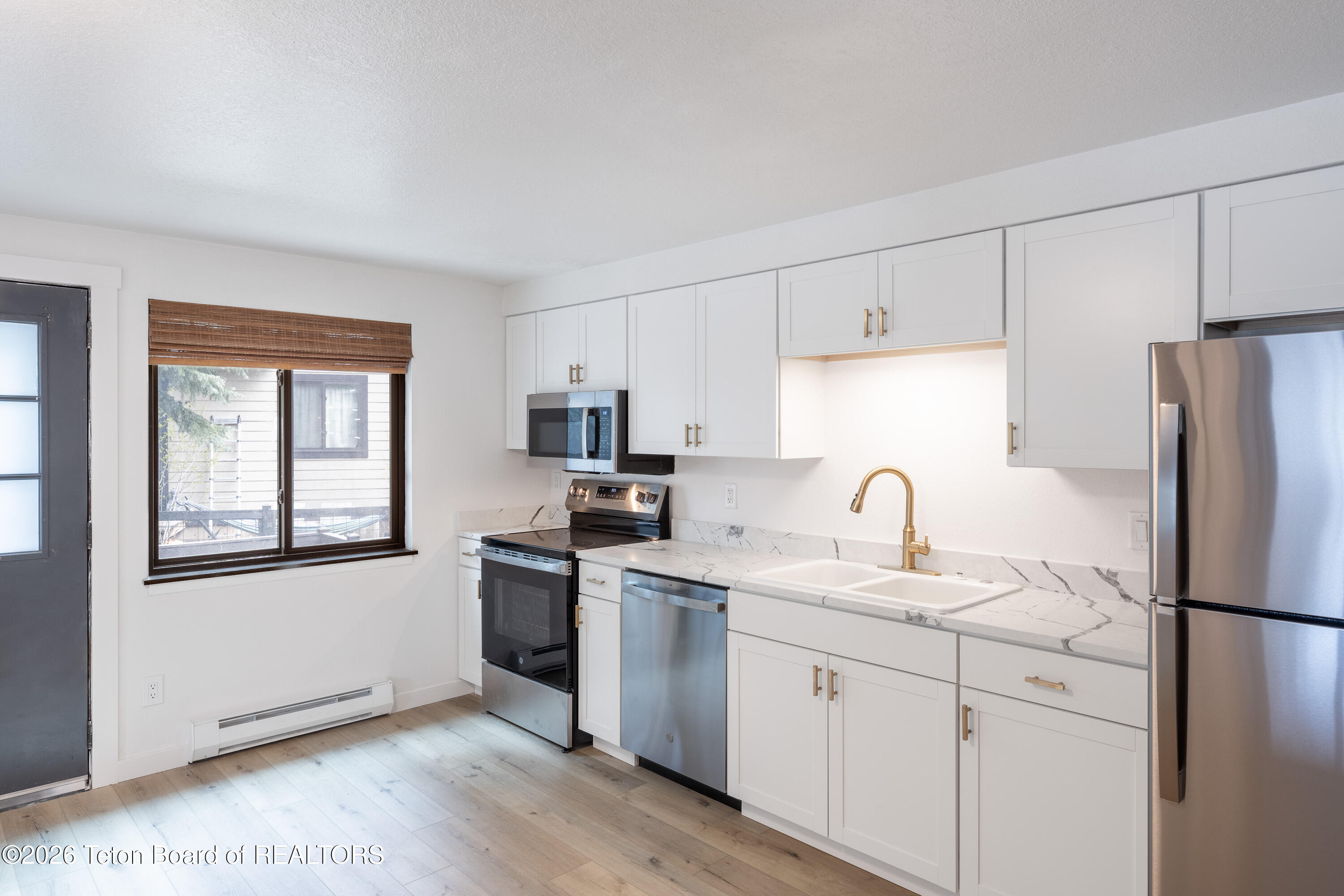 360 E SIMPSON Avenue 20