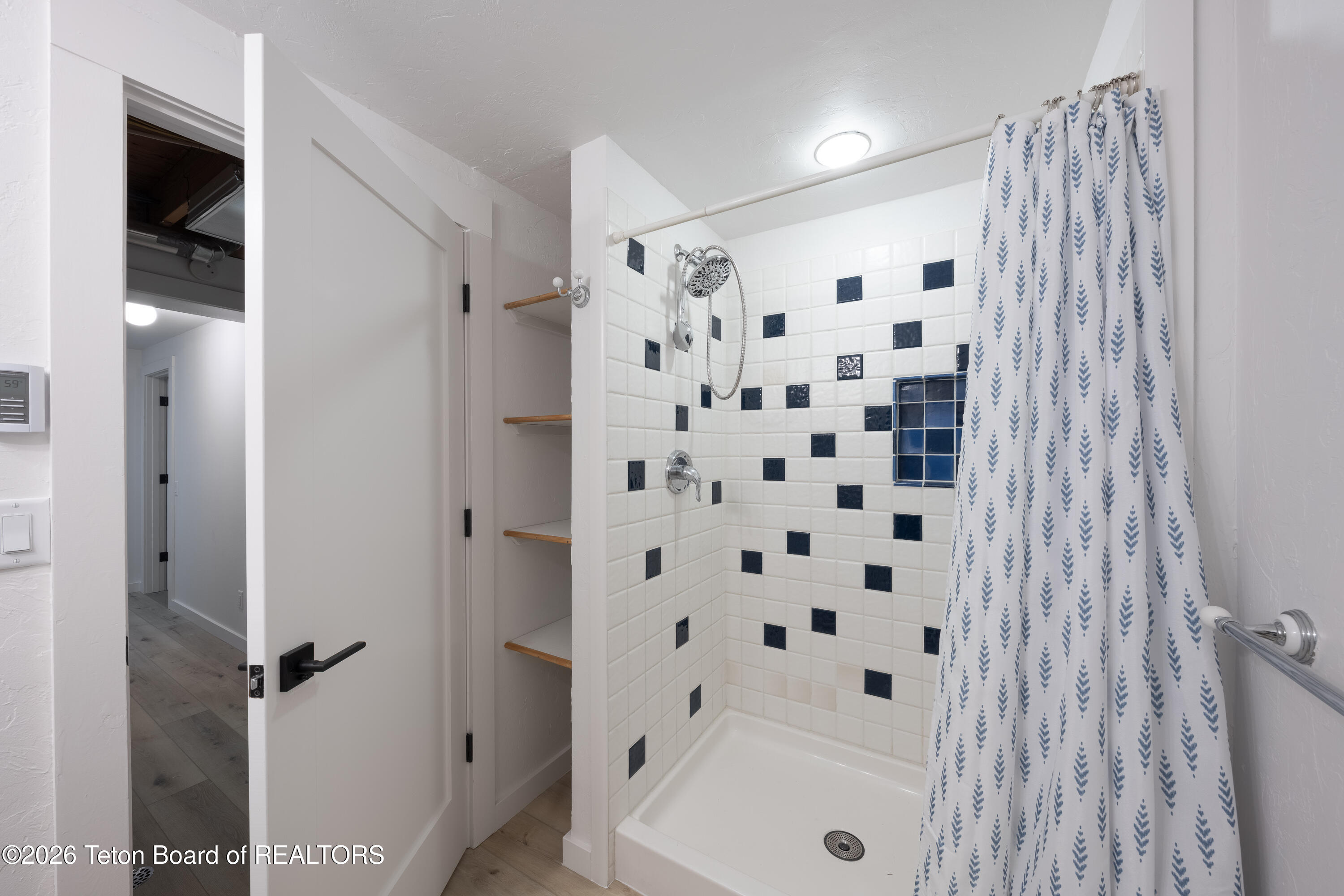 360 E SIMPSON Avenue 20