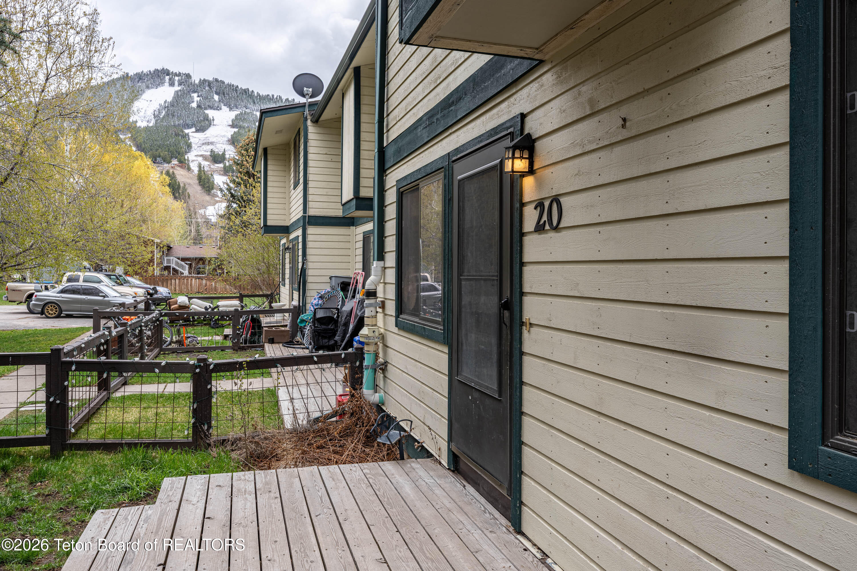 360 E SIMPSON Avenue 20