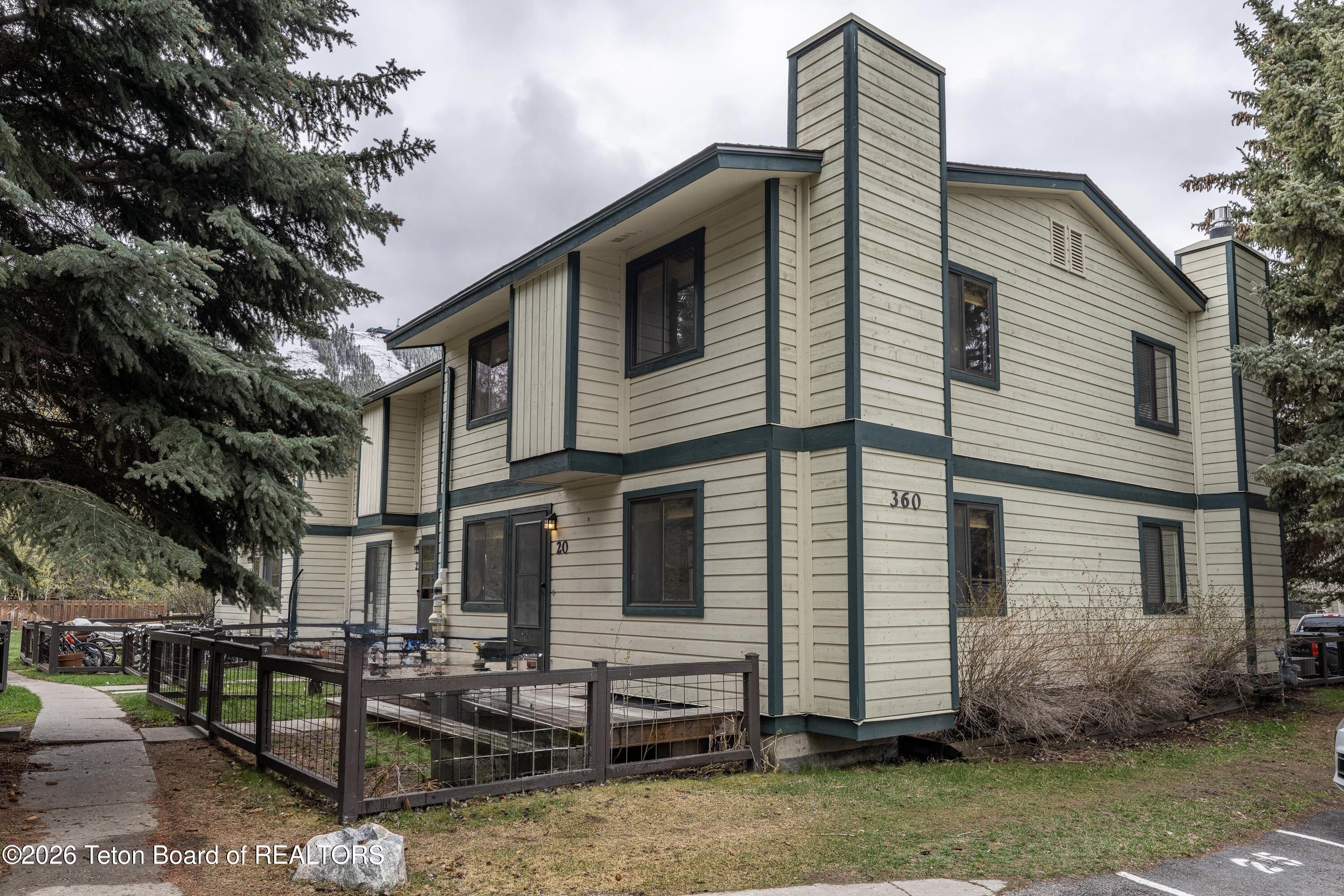 360 E SIMPSON Avenue 20