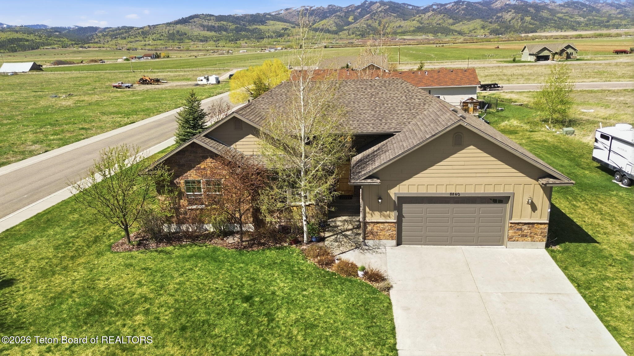 8840 AURORA Drive