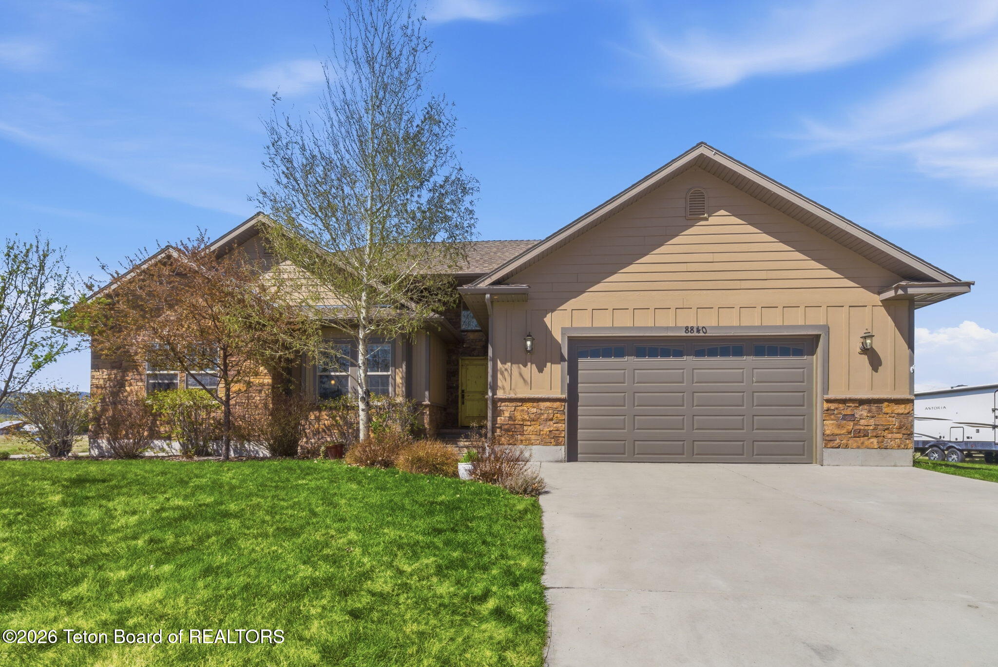 8840 AURORA Drive