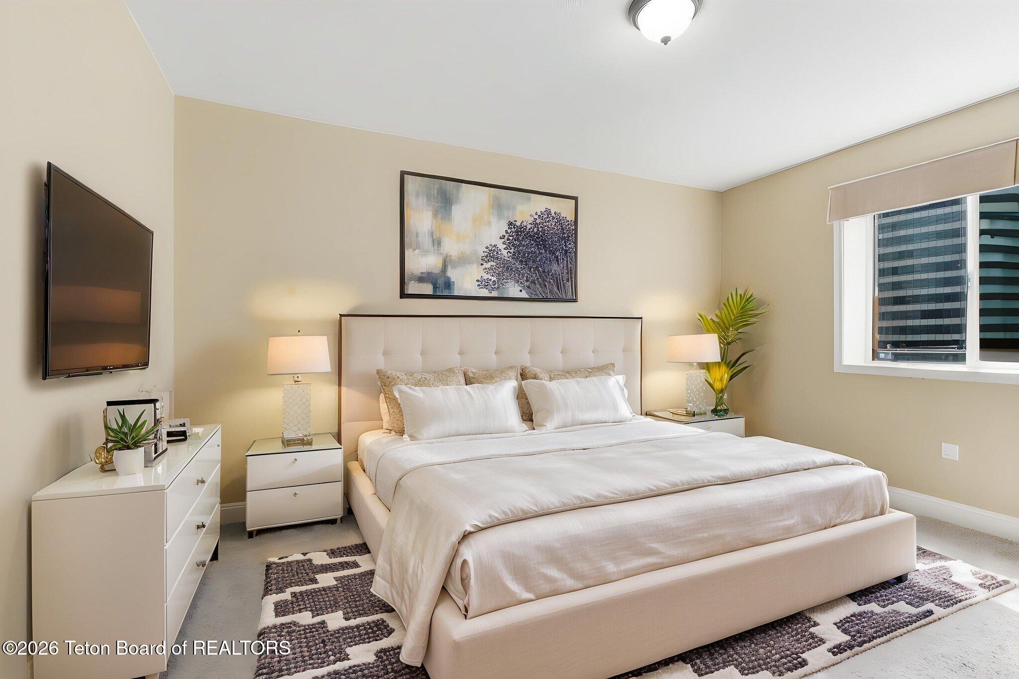 8840 AURORA Drive