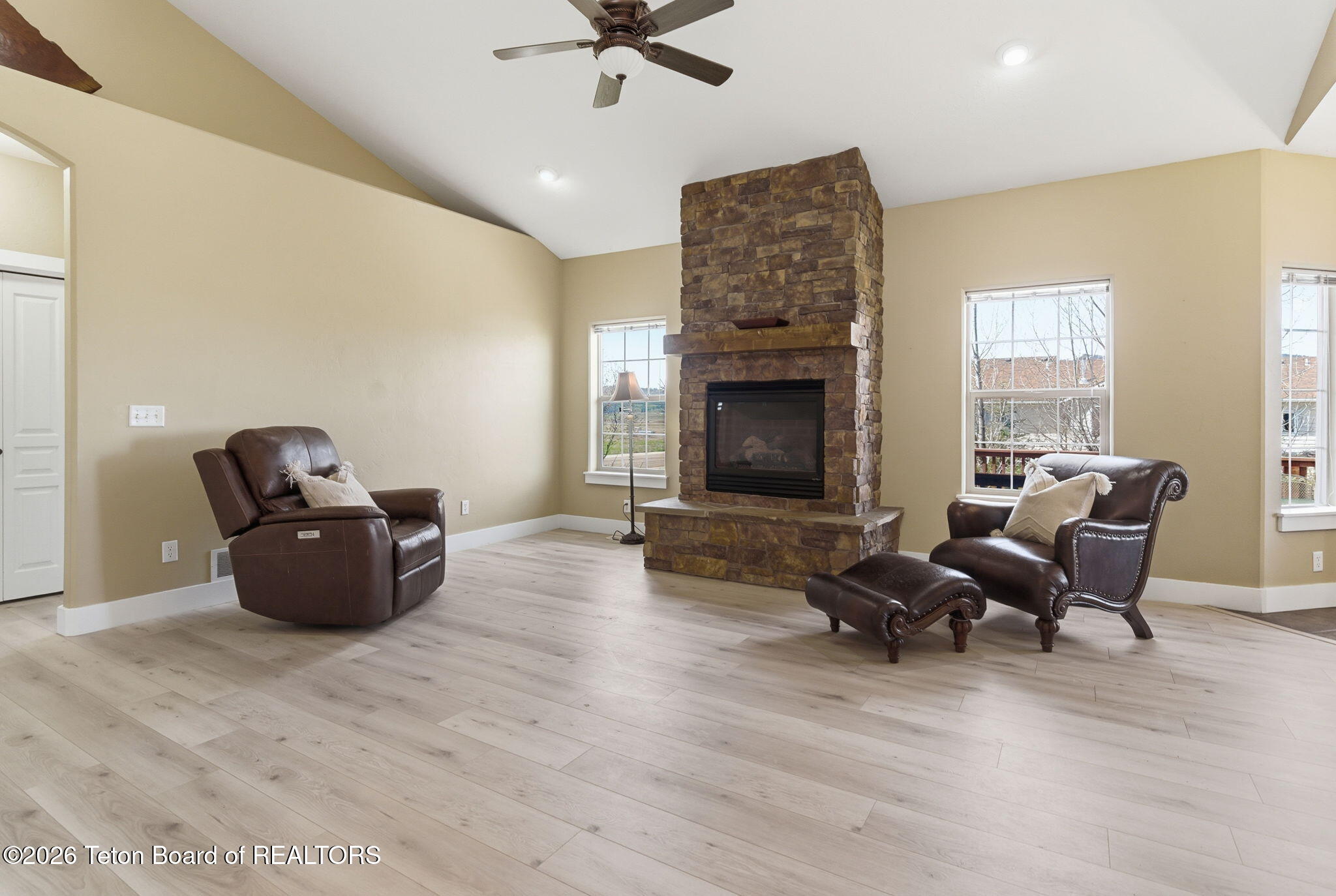 8840 AURORA Drive