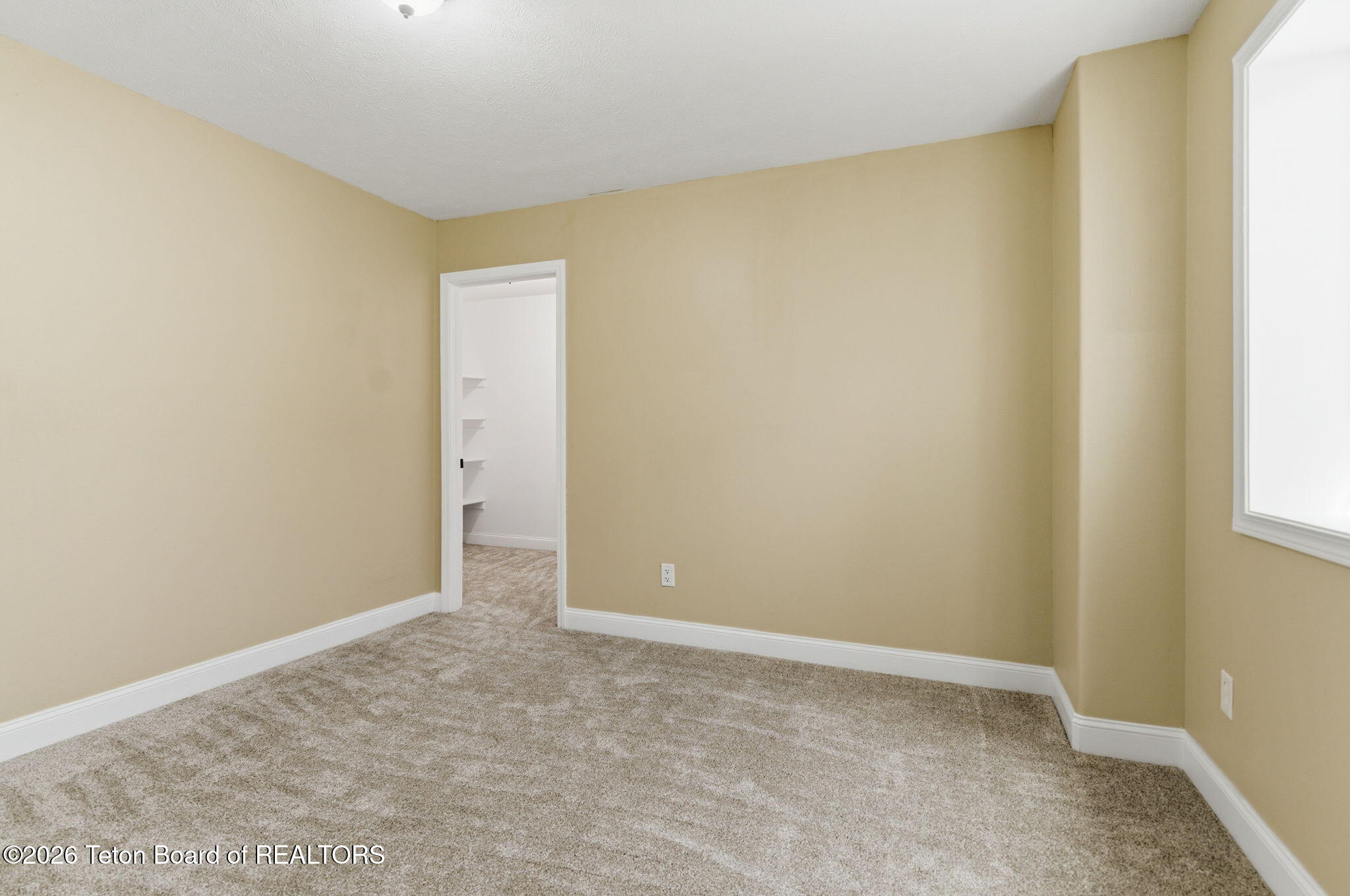 8840 AURORA Drive