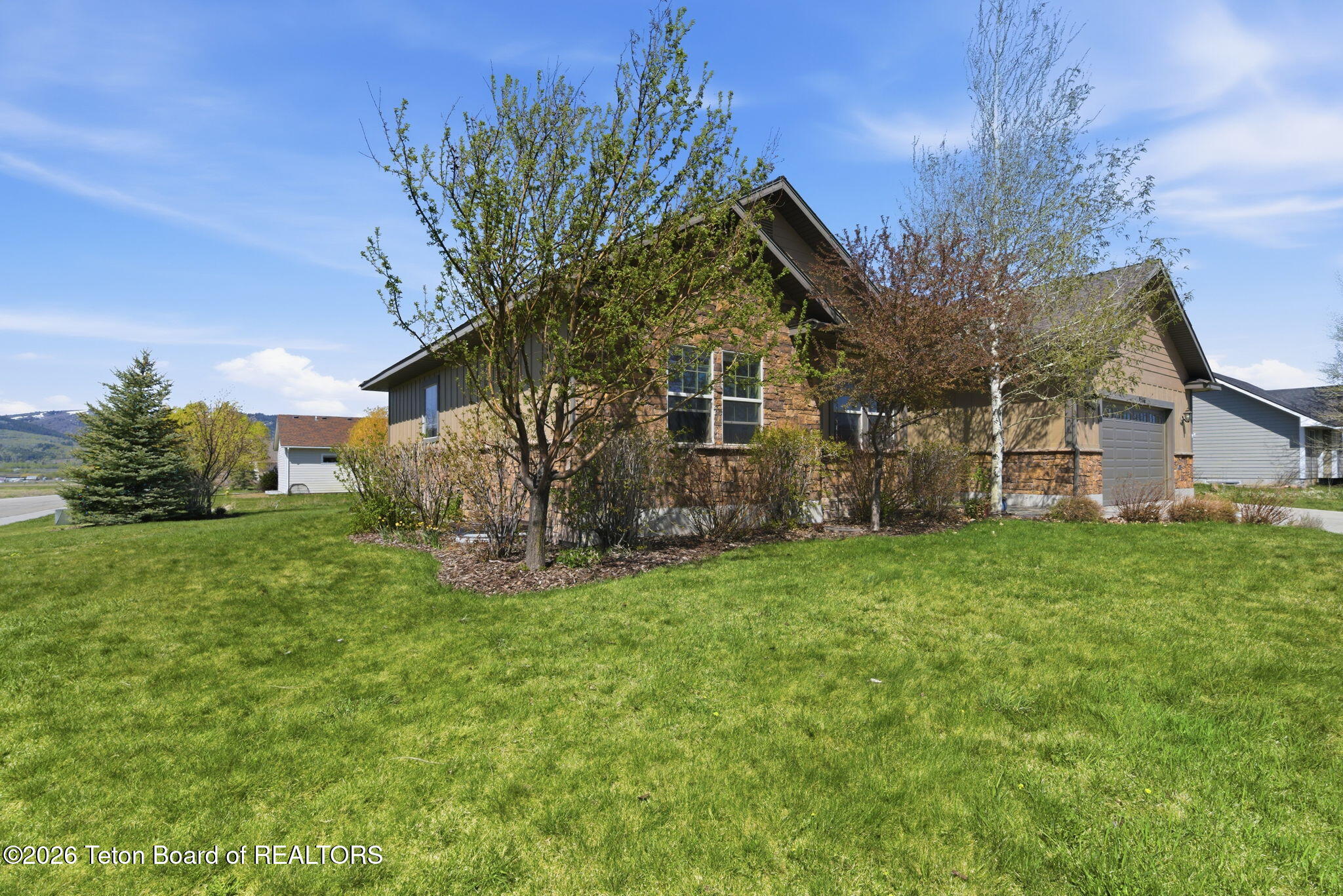 8840 AURORA Drive