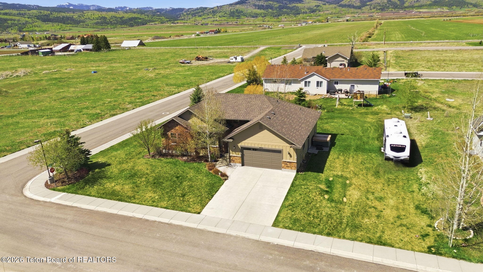 8840 AURORA Drive